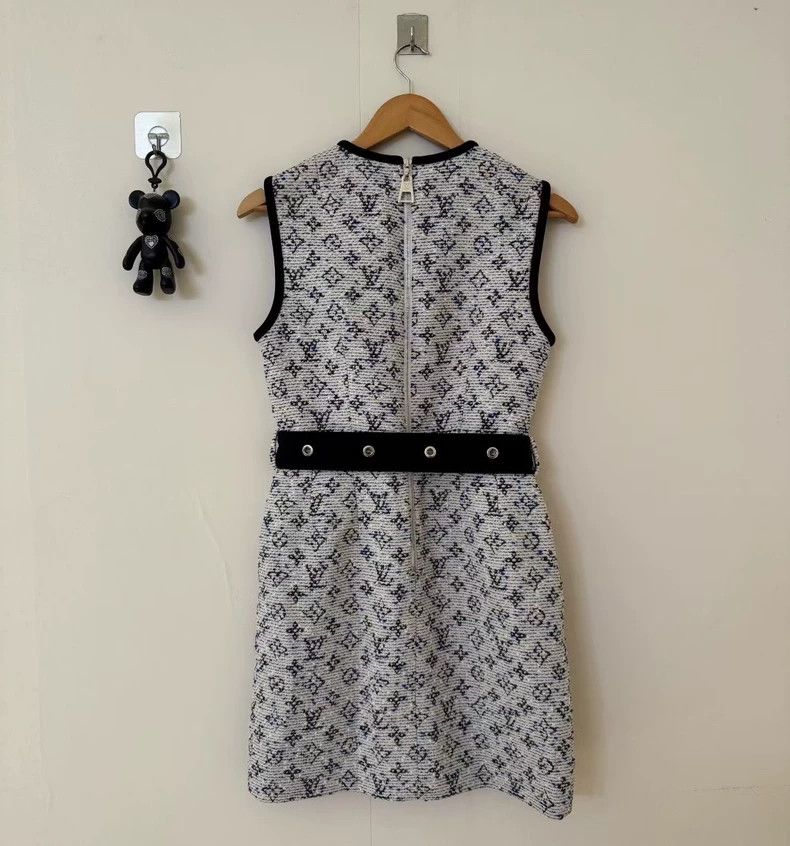 Louis Vuitton Louis Vuitton Grey frilly tweed dress Size XS / US 0-2 / IT 36-38 - 2 Thumbnail