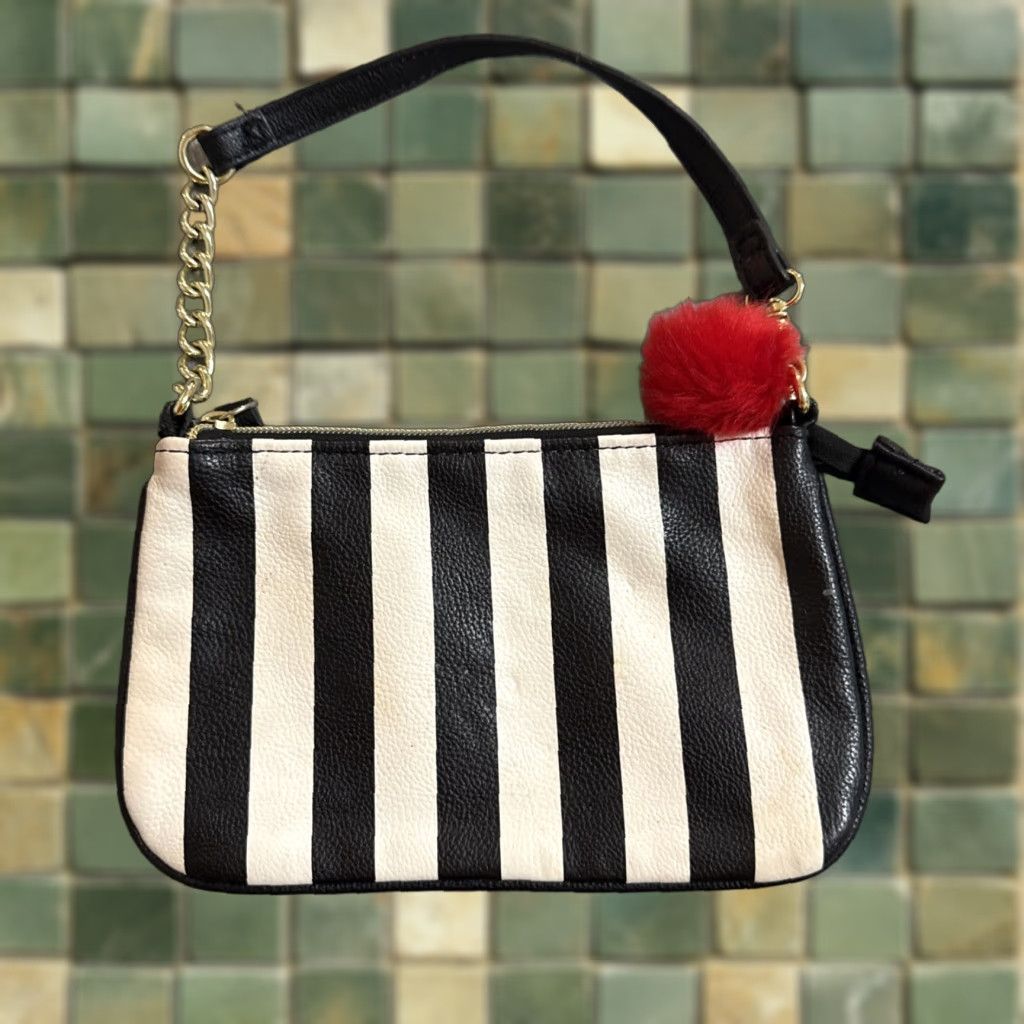 Betsey Johnson Betsey Johnson Striped Shoulder Bag Purse Small Red Furry Wristlet Gold Chain Crossbody Women Bag Size ONE SIZE - 1 Thumbnail