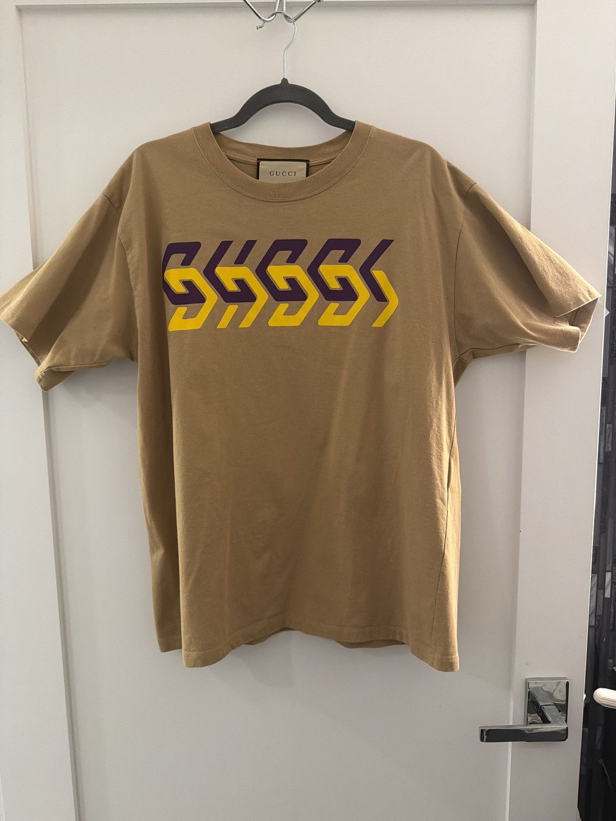 Gucci Gucci Mirror Logo Graphic T-Shirt Beige Purple Yellow Size Size US M / EU 48-50 / 2 - 2 Thumbnail
