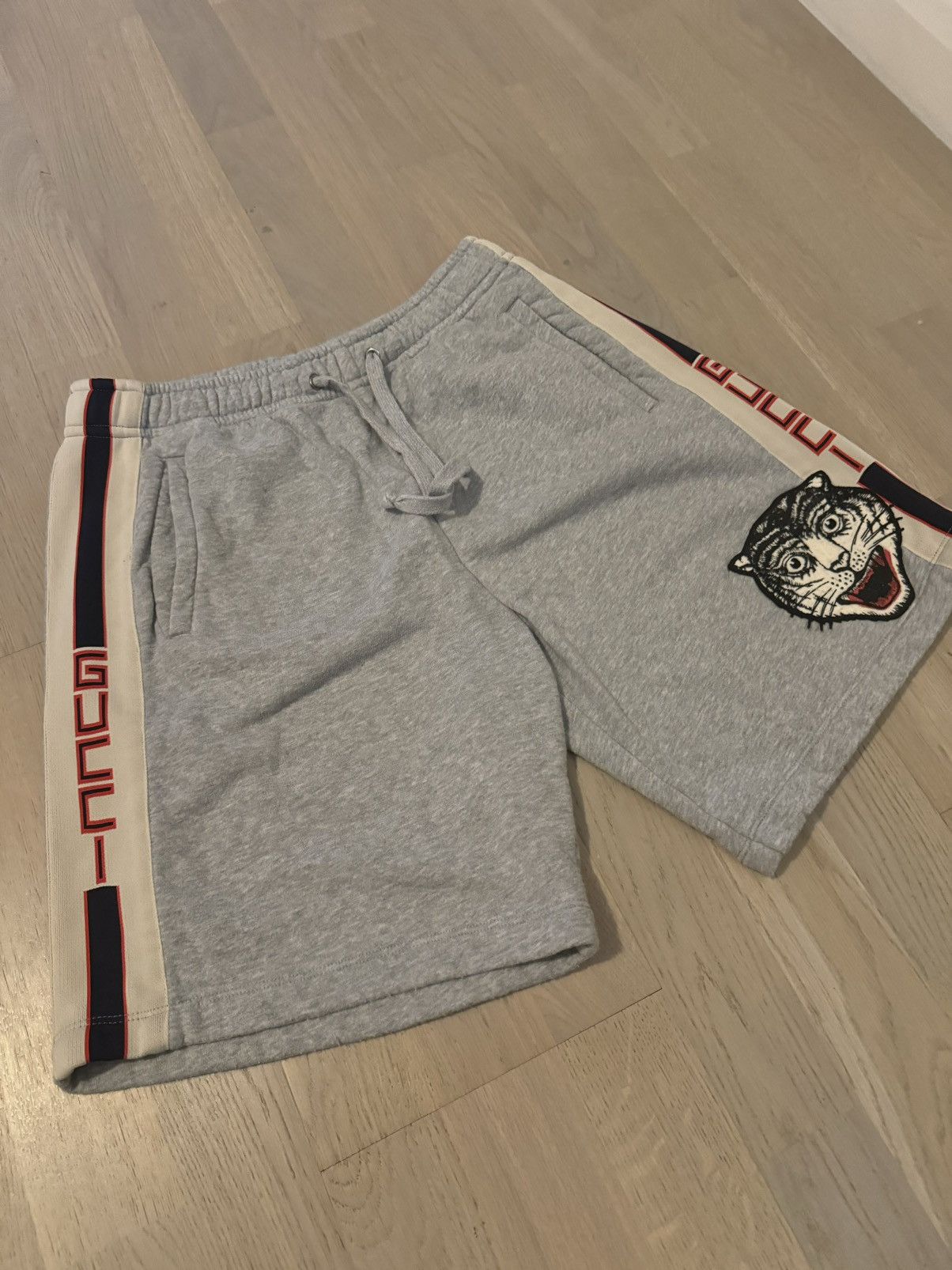 Gucci GUCCI SHORTS study REAL TAPE MEASUREMENTS IN PHOTOS Size US 31 - 1 Thumbnail
