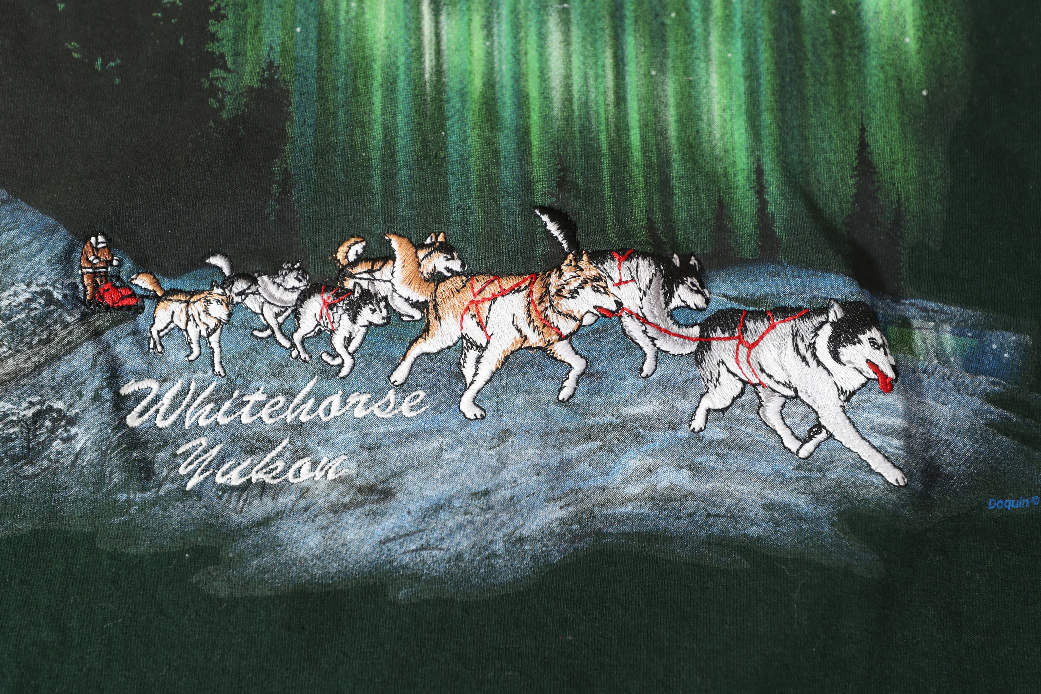 Gildan × Vintage Whitehorse Yukon Canada Sled Dog Daquin Tee (L) Size US L / EU 52-54 / 3 - 5 Thumbnail