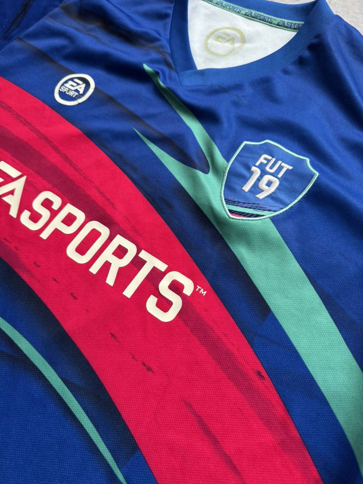 Vintage EA sport jersey blue 19 fut tee Size US L / EU 52-54 / 3 - 4 Thumbnail
