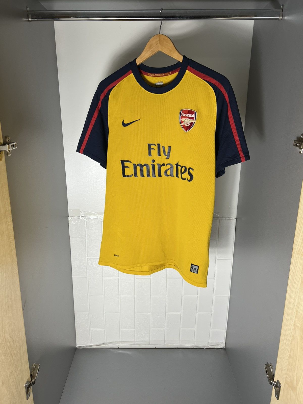 Nike VINTAGE NIKE FC ARSENAL LONDON ENGLAND SOCCER JERSEY RETRO Size US M / EU 48-50 / 2 - 9 Thumbnail