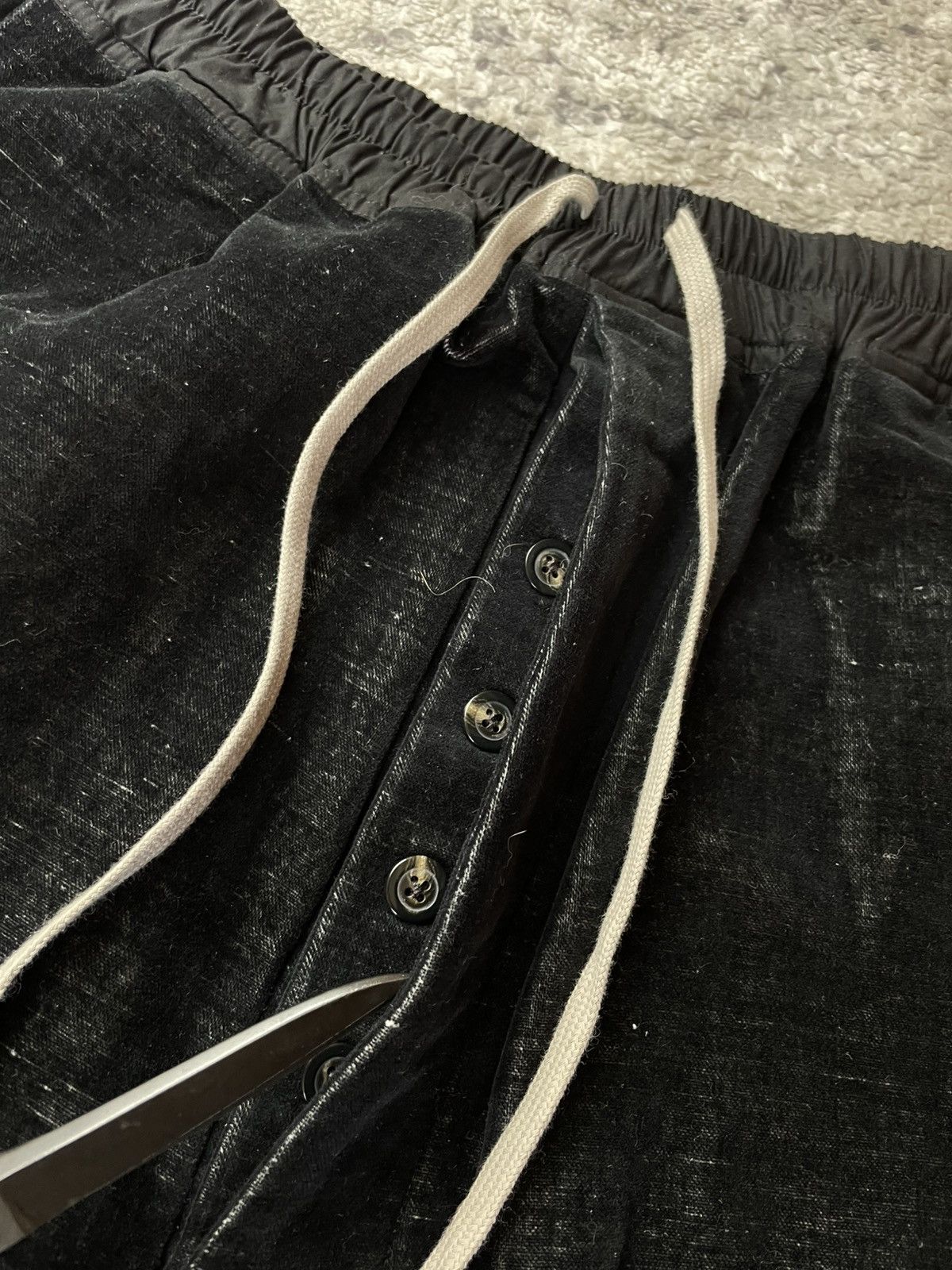 Rick Owens Rick Owens FW2019 'Larry' Karloff Shorts Size US 30 / EU 46 - 13 Thumbnail