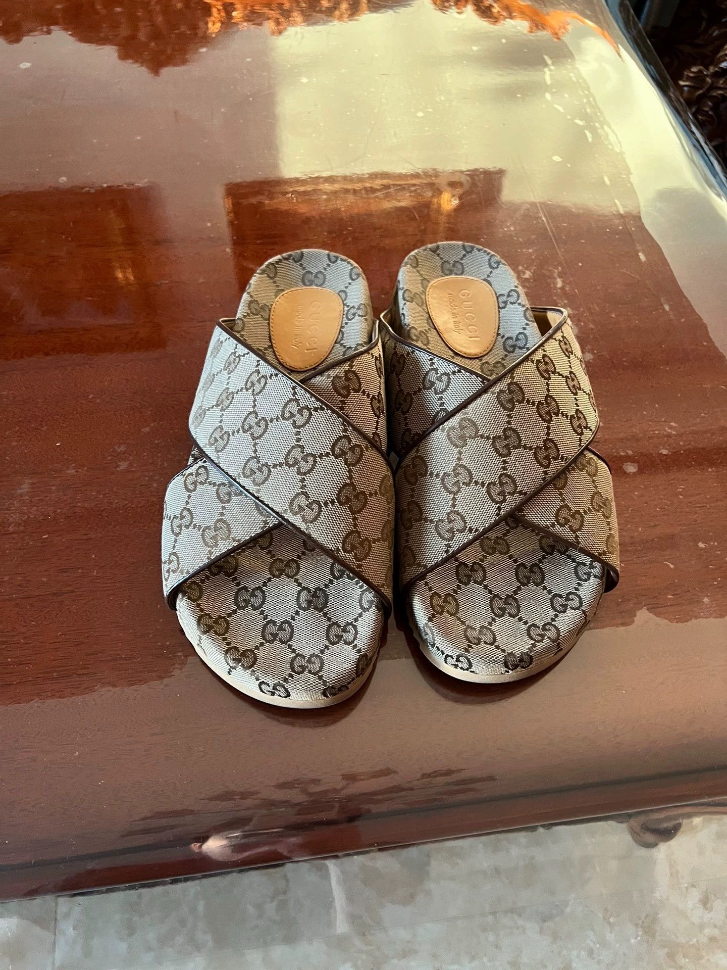 Gucci Gucci Full Logo Classic Slippers US 8 Authentic Size US 8 / EU 41 - 1 Thumbnail