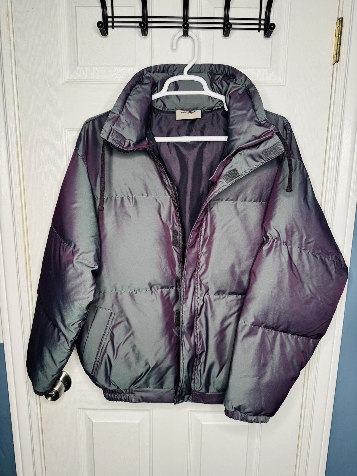 Fear of God Fear of God ESSENTIALS IRIDESCENT Puffer Jacket Size US L / EU 52-54 / 3 - 1 Thumbnail