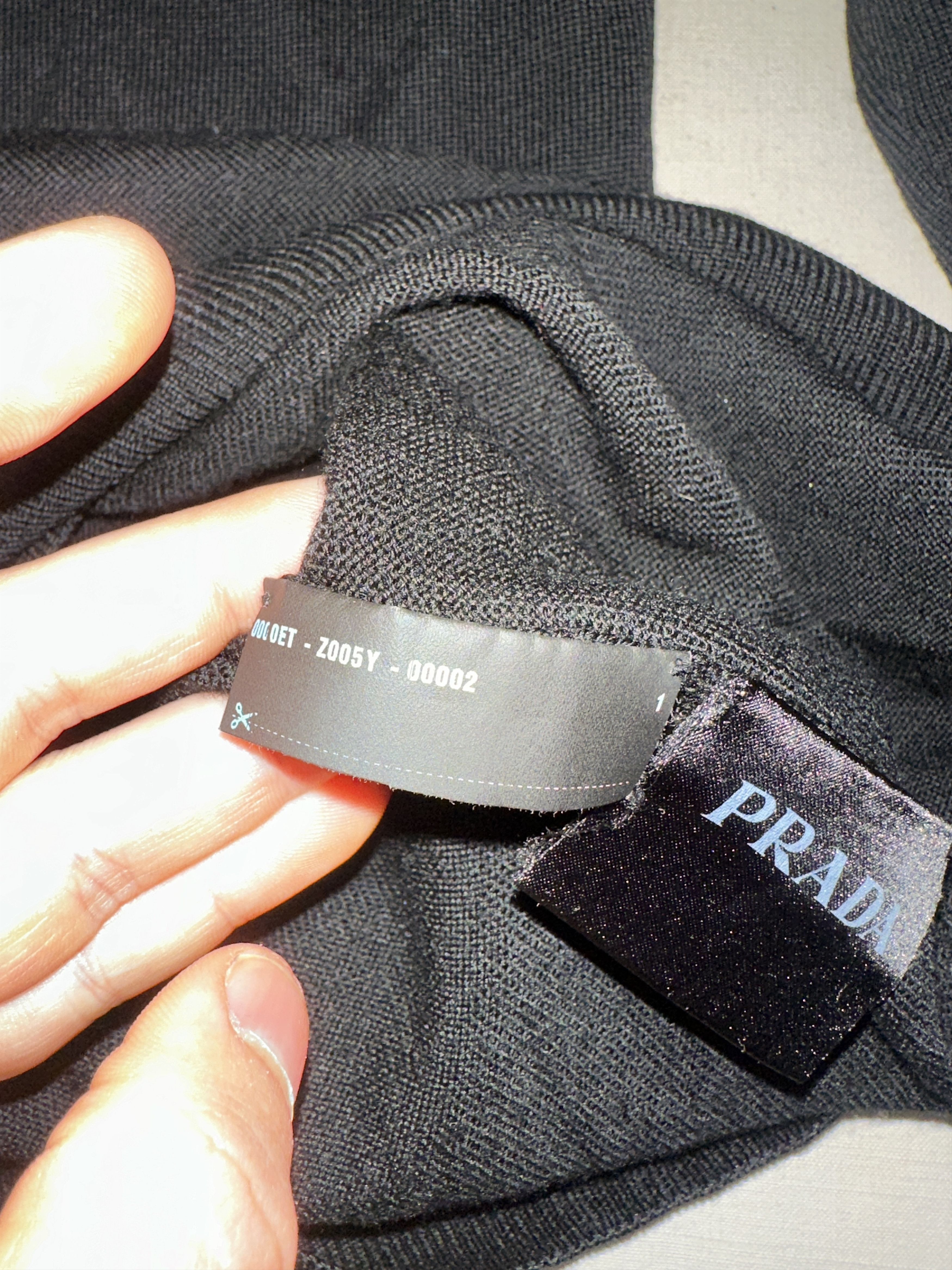 Prada Prada Milano Black V Neck Wool Sweater Italy Knit Size 50 IT Size US M / EU 48-50 / 2 - 8 Thumbnail