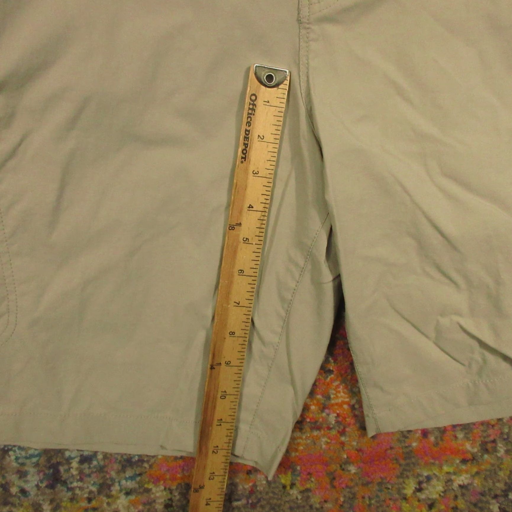 Eddie Bauer Eddie Bauer Hiking Shorts Mens 40 Nylon Elastane Zip Cargo Pocket Beige Solid 12in Inseam Regular Rise Zip Pockets Outdoor Sports Utility Size US 40 / EU 56 - 6 Thumbnail