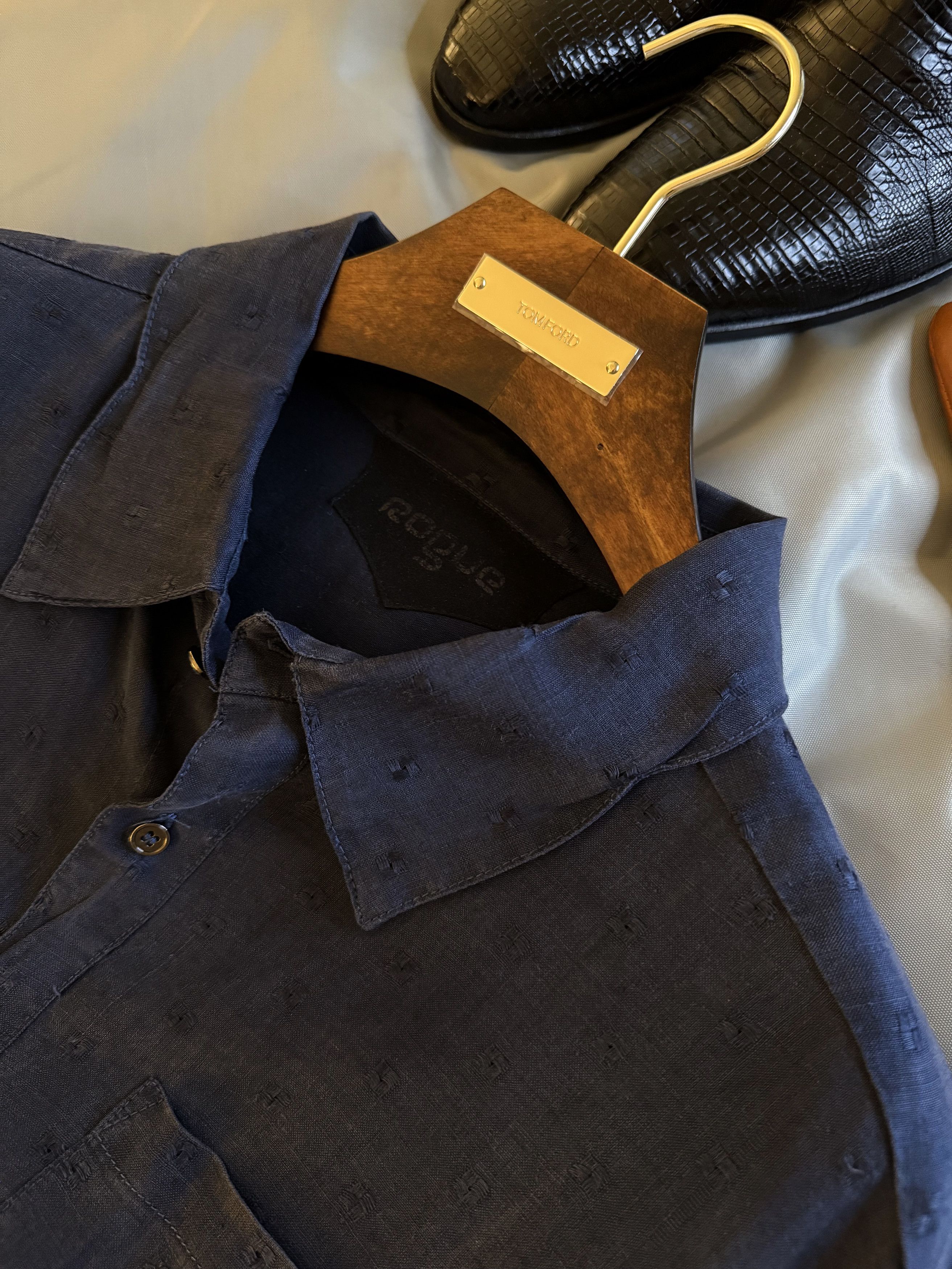 Rogue Effortless Cool ROGUE Distressed Linen Shirt, Badass Details Size US L / EU 52-54 / 3 - 14 Thumbnail