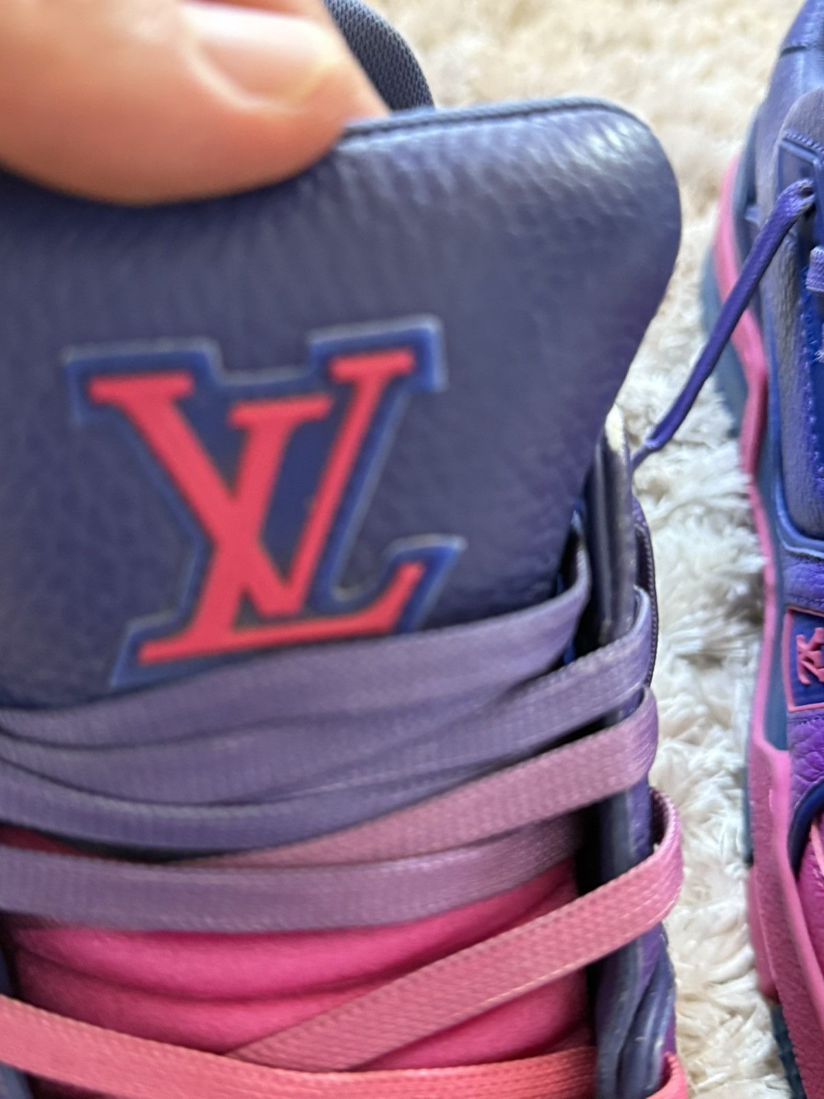 Louis Vuitton LV size 7 Size US 7 / EU 40 - 4 Thumbnail