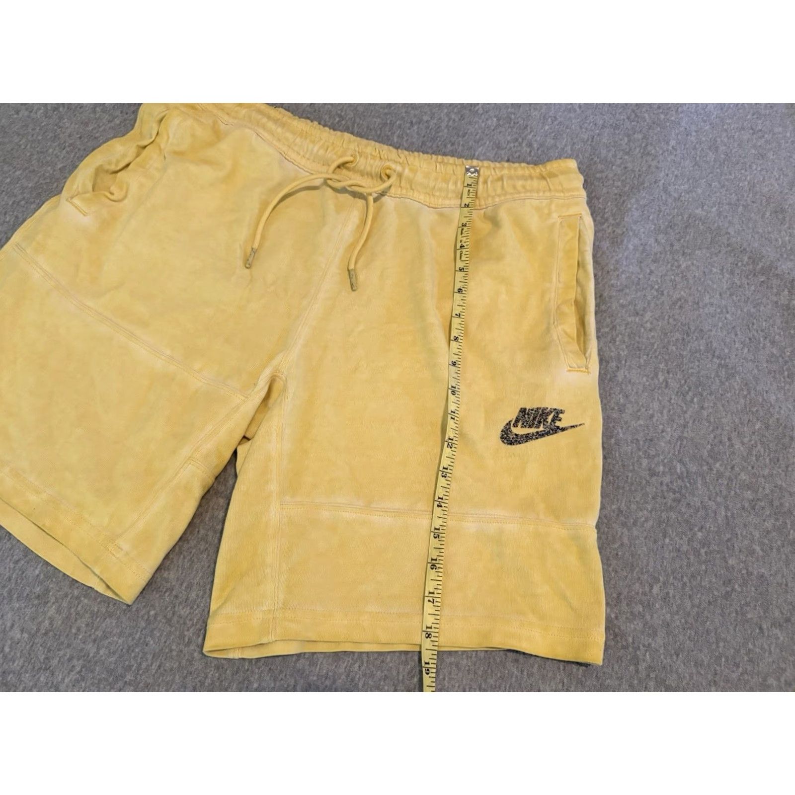 Nike Nike Sweat Shorts Mens L Yellow Casual Activewear Drawstring Cotton Solid Weekend Size US 33 - 6 Thumbnail