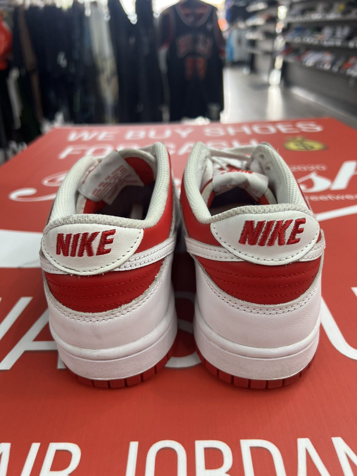 Nike Nike Dunk Low Championship Red Size 6.5y Size US 6.5 / EU 39-40 - 5 Thumbnail