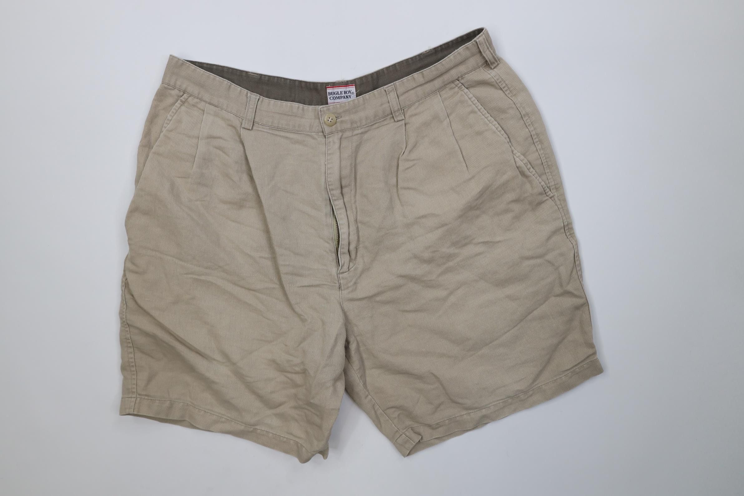 Vintage Vintage 90s Streetwear Above Knee Knit Chino Shorts Beige Size US 34 / EU 50 - 1 Thumbnail