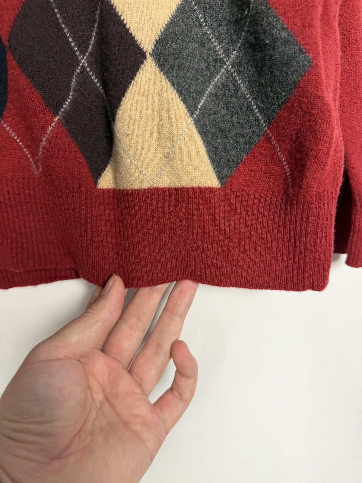 Burberry Men’s Burberry Argyle Wool V-Neck Sweater Pullover Size M-L Size US M / EU 48-50 / 2 - 19 Thumbnail