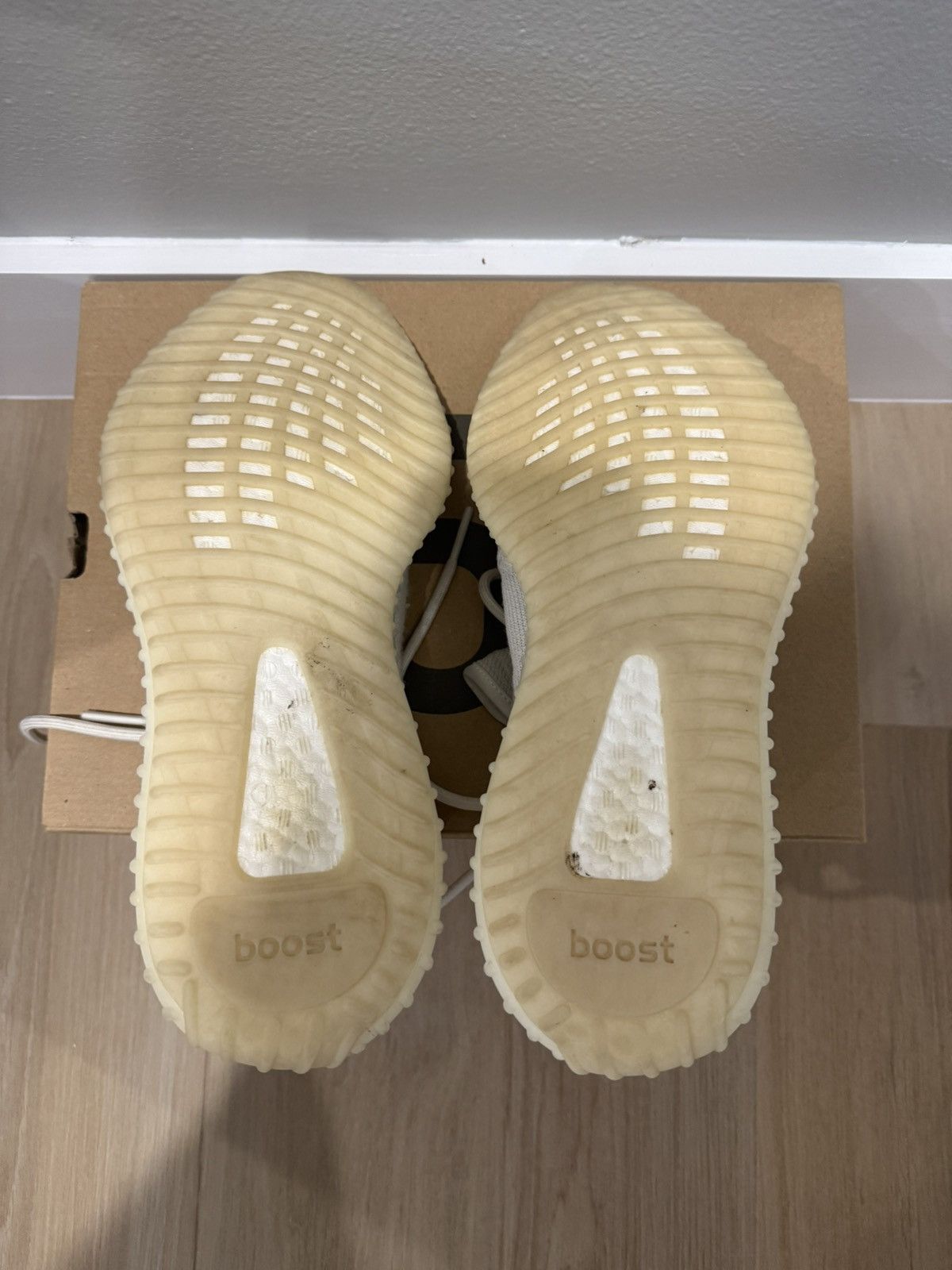 Yeezy Yeezy Boost 350v2 Size US 10 / EU 43 - 4 Thumbnail