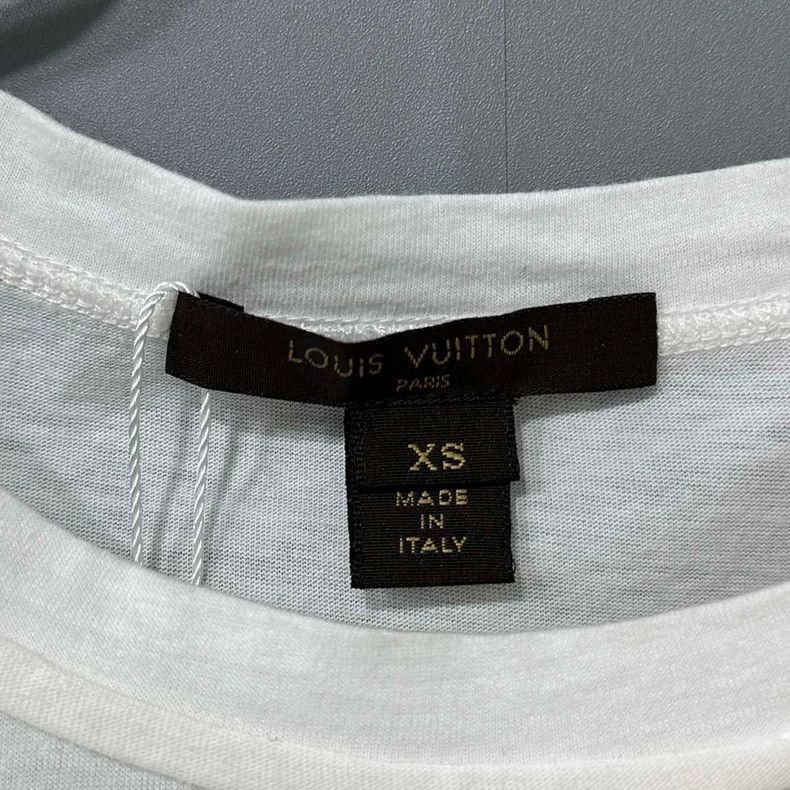 Louis Vuitton Short Sleeve Louis Vuitton T -2505 Size XS / US 0-2 / IT 36-38 - 5 Thumbnail