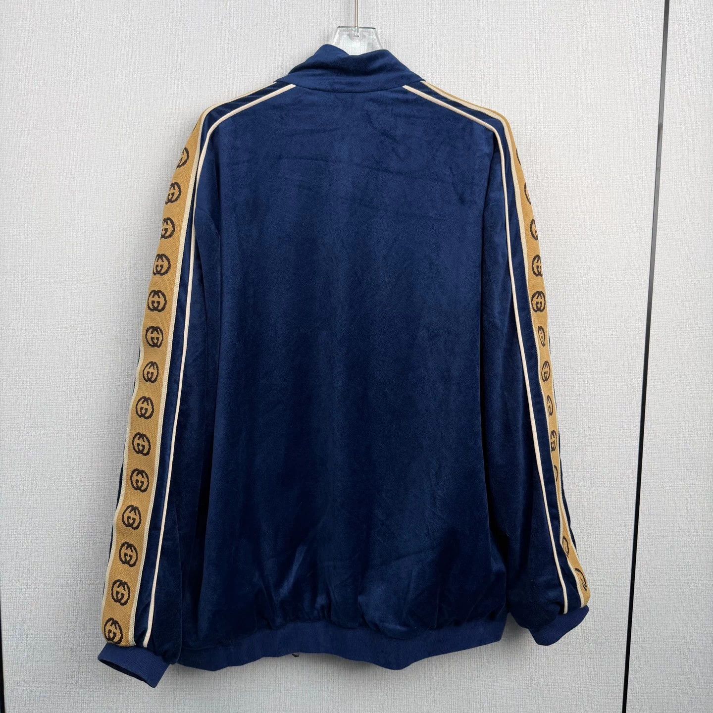 Gucci tt0082 Gucci Blue Velvet Jacket, Size S Size S / US 4 / IT 40 - 2 Thumbnail