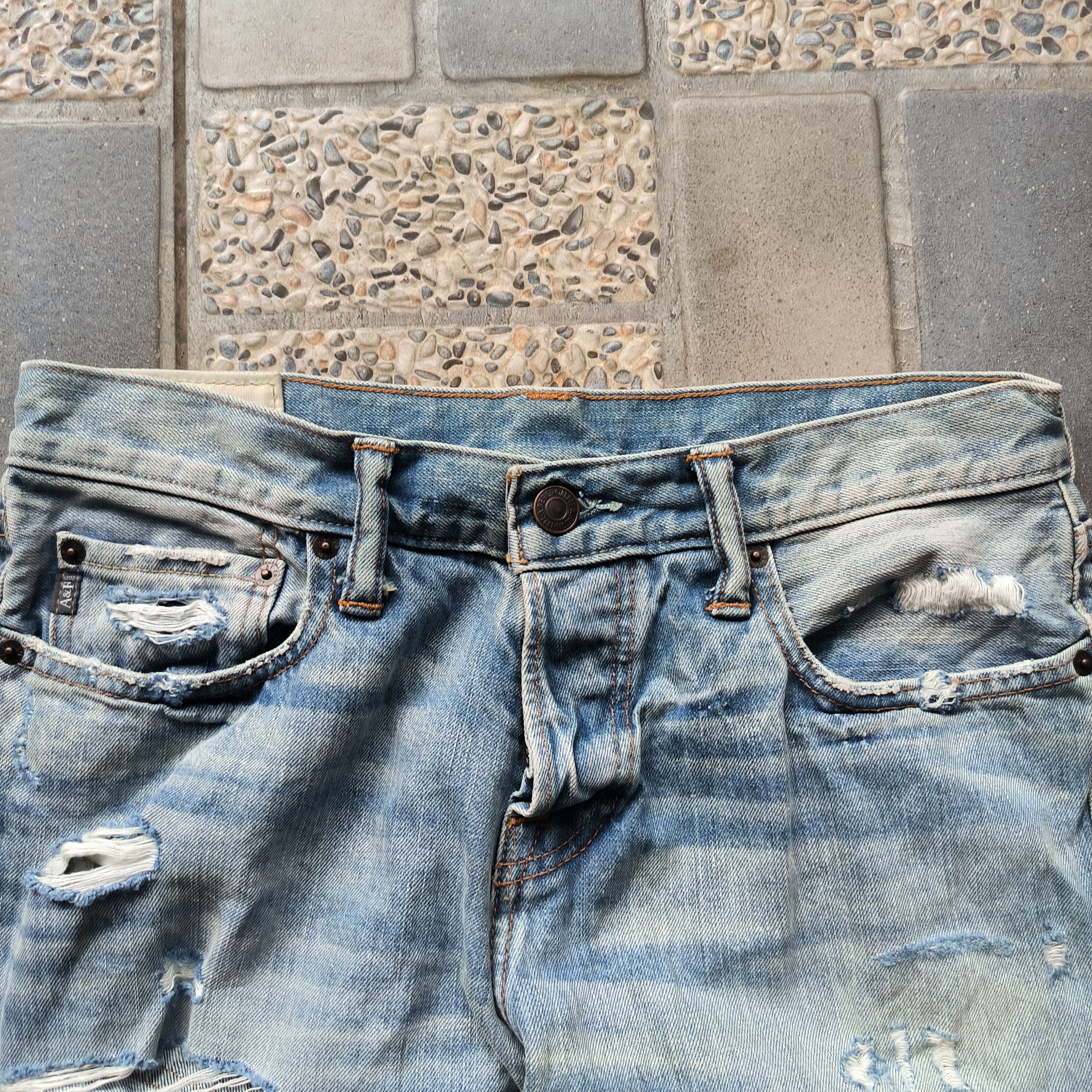 Abercrombie & Fitch Vintage Abercrombie Distressed Jeans Size US 31 - 3 Thumbnail