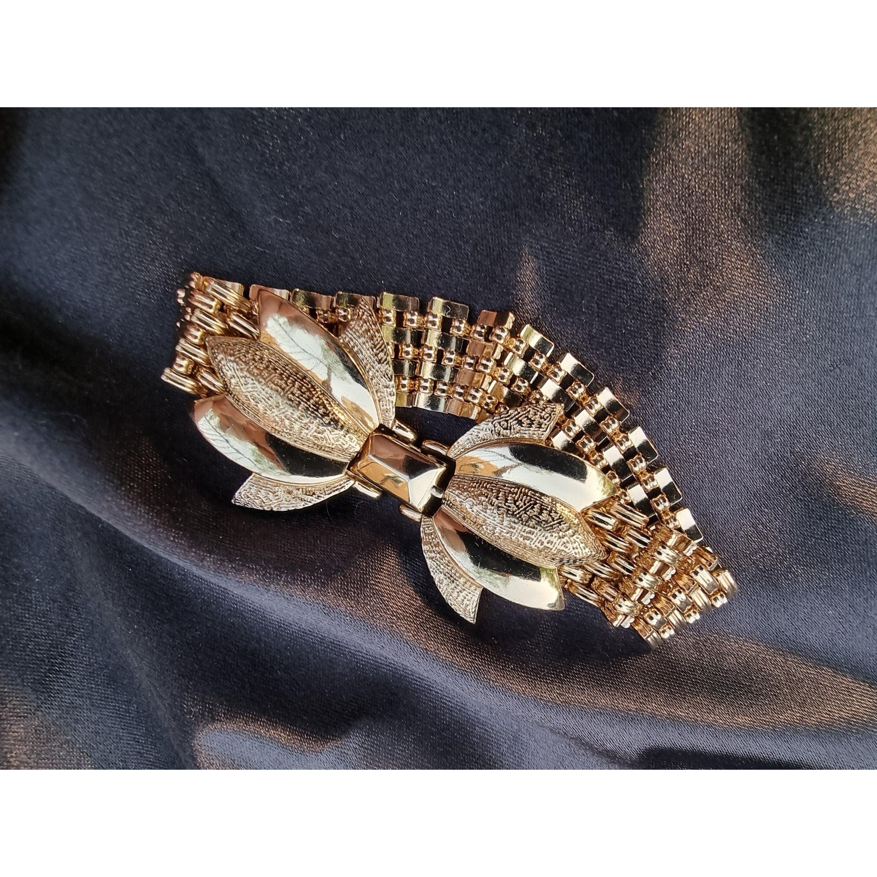 Vintage Rare Find Vintage Bracelet 1960s Gold Tone Basket Weave Size ONE SIZE - 2 Thumbnail