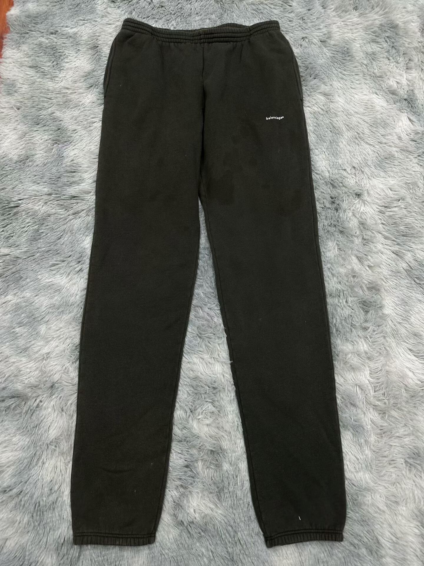 Balenciaga Balenciaga Small Logo Sweatpants S Size US 26 / EU 42 - 1 Thumbnail