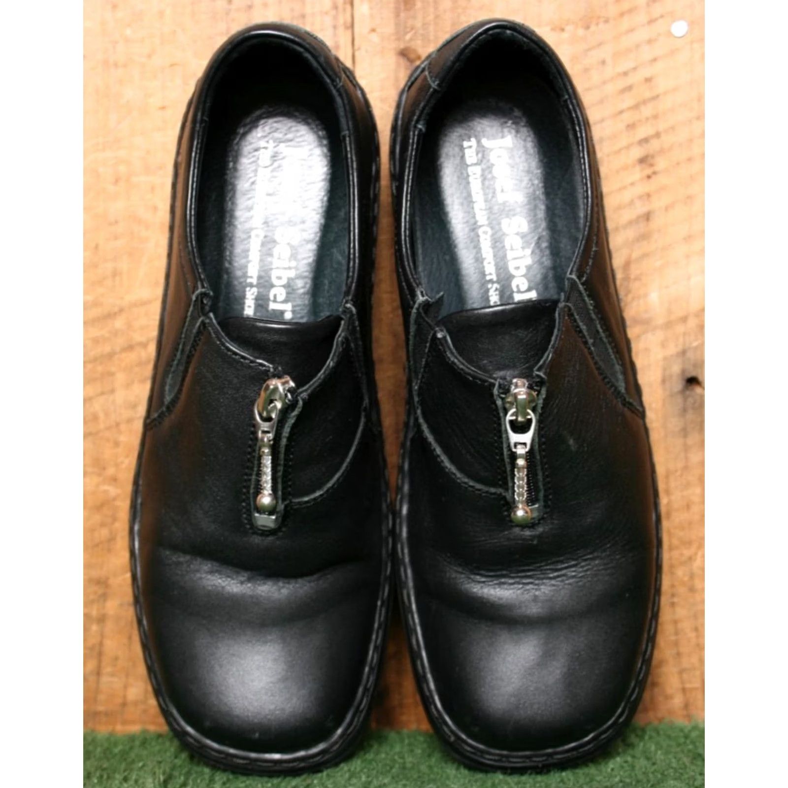 Vintage VINTAGE Josef Seibel Pamela Black Leather Front Zip Loafers EUR 37 ≈ US 6.5 Womens Leather Loafer Janet Style Casual Zip Front Side Size US 7 / IT 37 - 4 Thumbnail