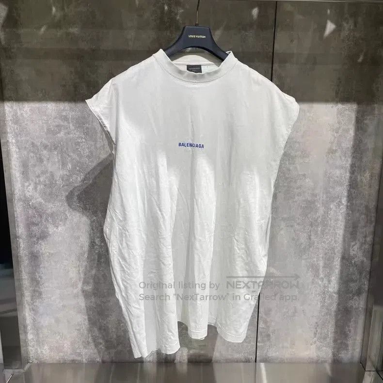 Balenciaga Balenciaga Embroidered Short Sleeve Vest Size US XL / EU 56 / 4 - 1 Thumbnail