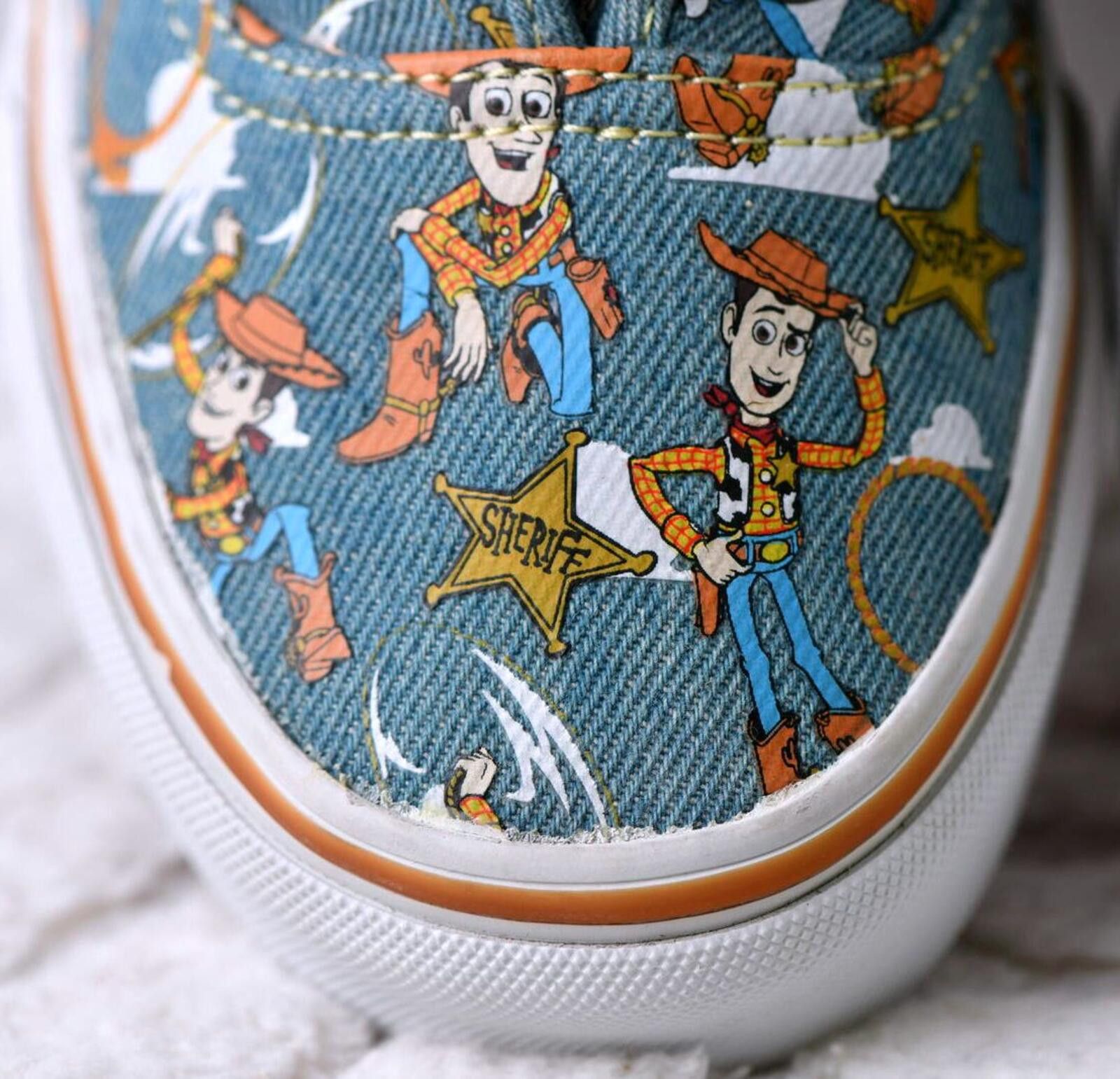 Vans Toy Story x Vans Authentic Pixar Toy Story Sheriff Woody Size US 5 / EU 37 - 7 Thumbnail