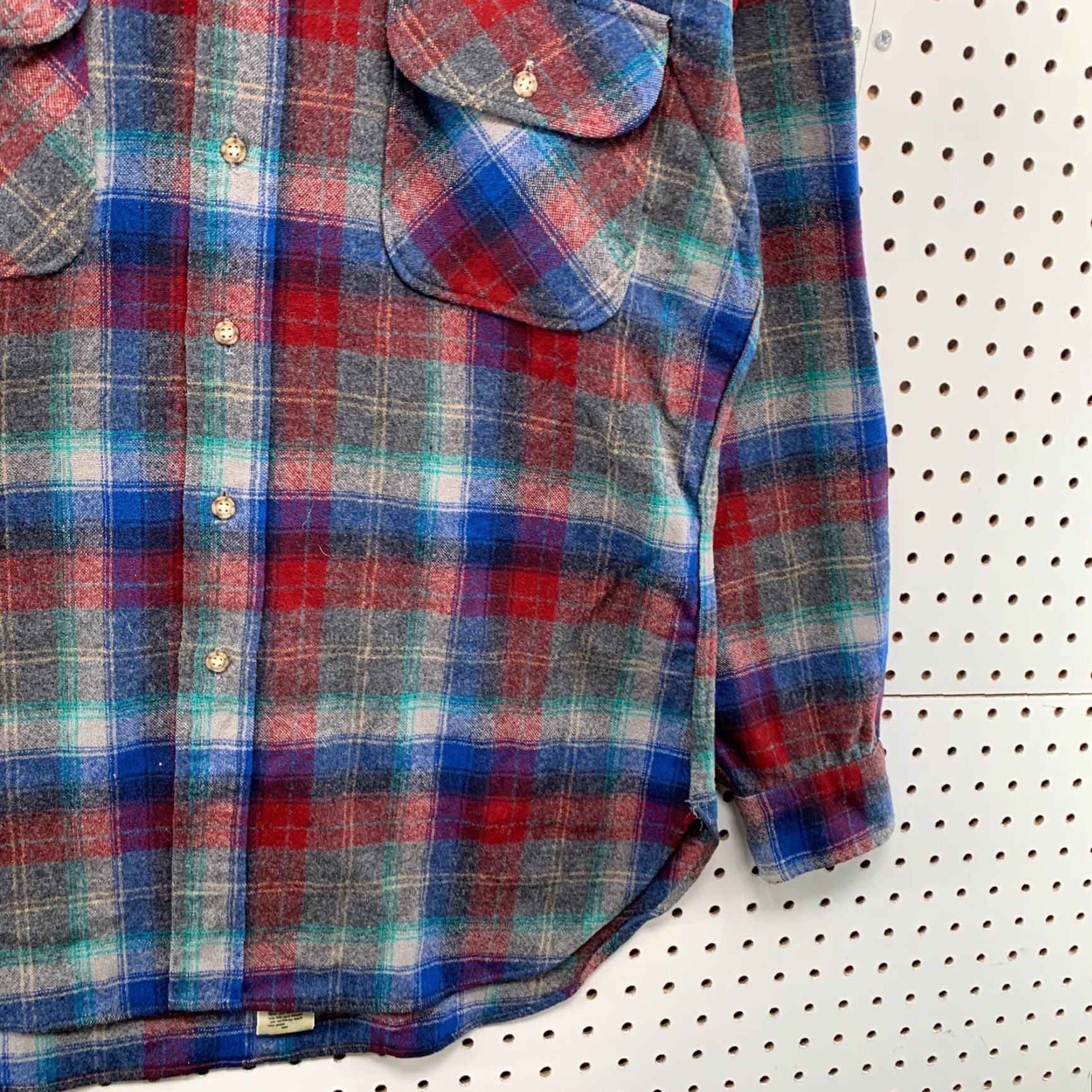 Pendleton VINTAGE Pendleton Button-Up Shirt Mens Large Plaid Blue Red Flannel Made USA 70s 80s Outdoor Pockets Mens Size US L / EU 52-54 / 3 - 6 Thumbnail