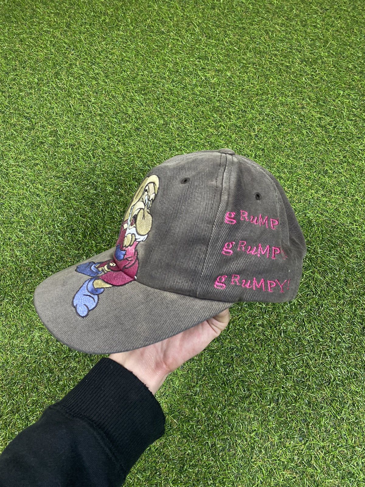 Disney Vintage 90s Grumpy hat Snow White Disney big logo Size ONE SIZE - 2 Thumbnail