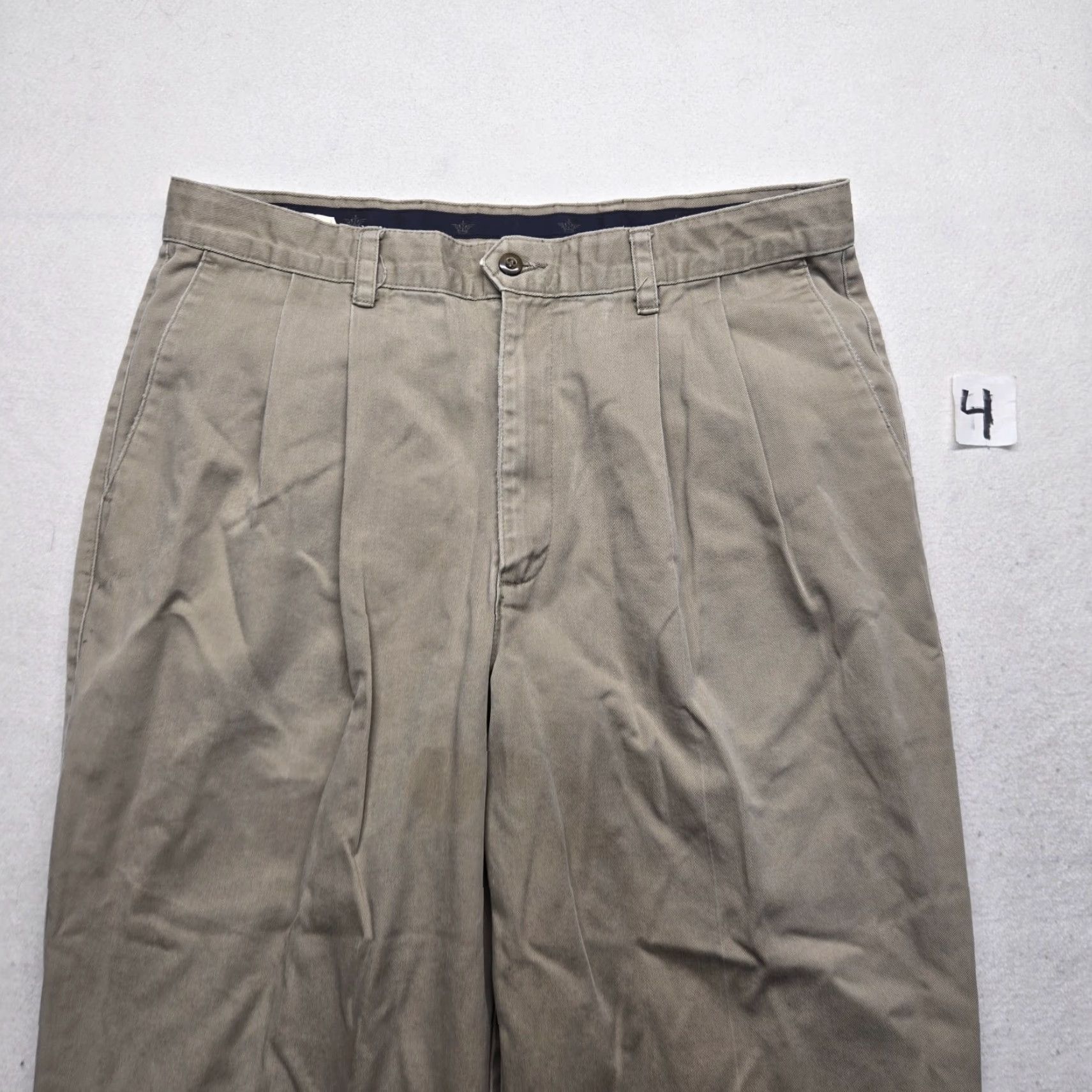 Dockers DOCKERS Signature Khaki Pants Adult Men 36 W 30 L Gray Straight Flat Front Classic Fit Casual Workwear 36 Mens Size US 36 / EU 52 - 2 Thumbnail