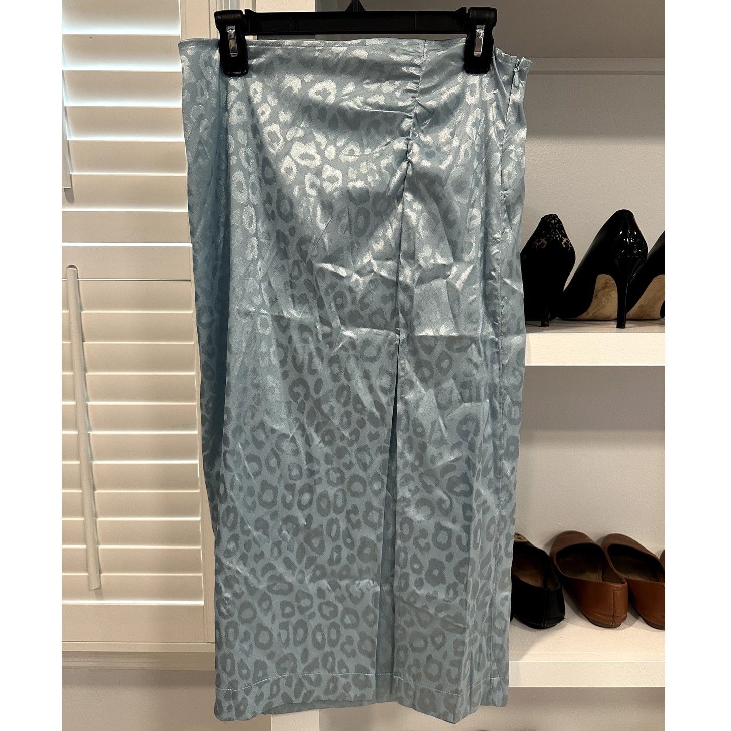 Other Something New Leopard Print Satin Blue Skirt Side Slit S NWT Size 31" - 2 Thumbnail