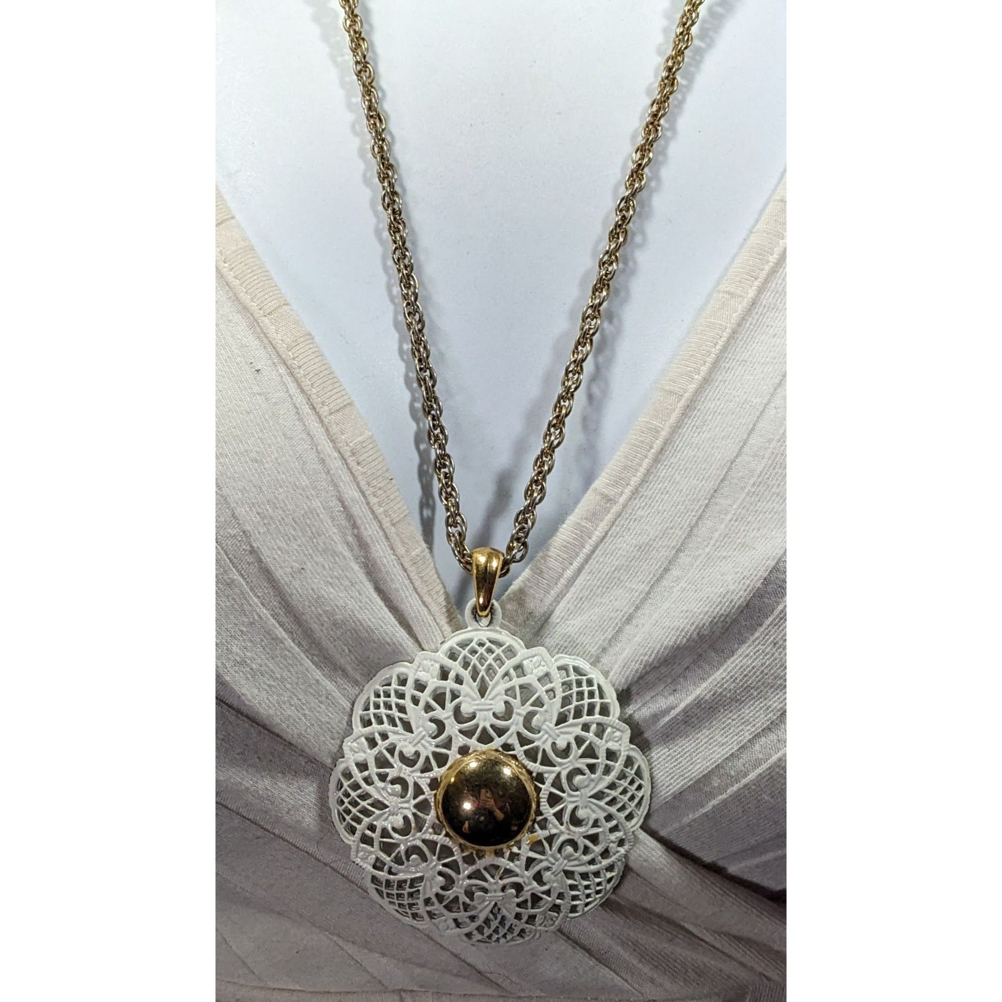 Other Vintage Victorian Style White Filigree And Gold Tone Pendant Size ONE SIZE - 6 Thumbnail