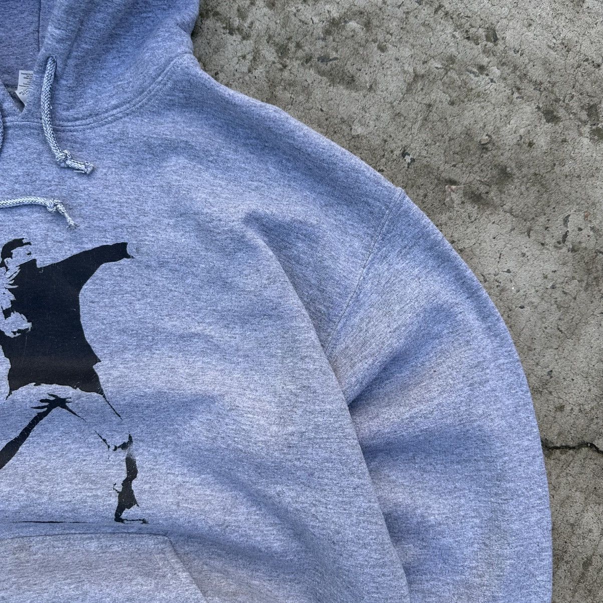 Japanese Brand Vintage Hoodie Banksy Flowers Big Logo Size M Y2K Band 00s Size US M / EU 48-50 / 2 - 7 Thumbnail