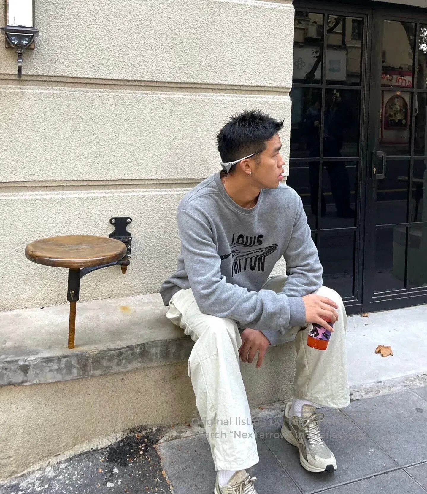 Louis Vuitton gray louis vuitton sweatshirt size L. Size US L / EU 52-54 / 3 - 8 Thumbnail