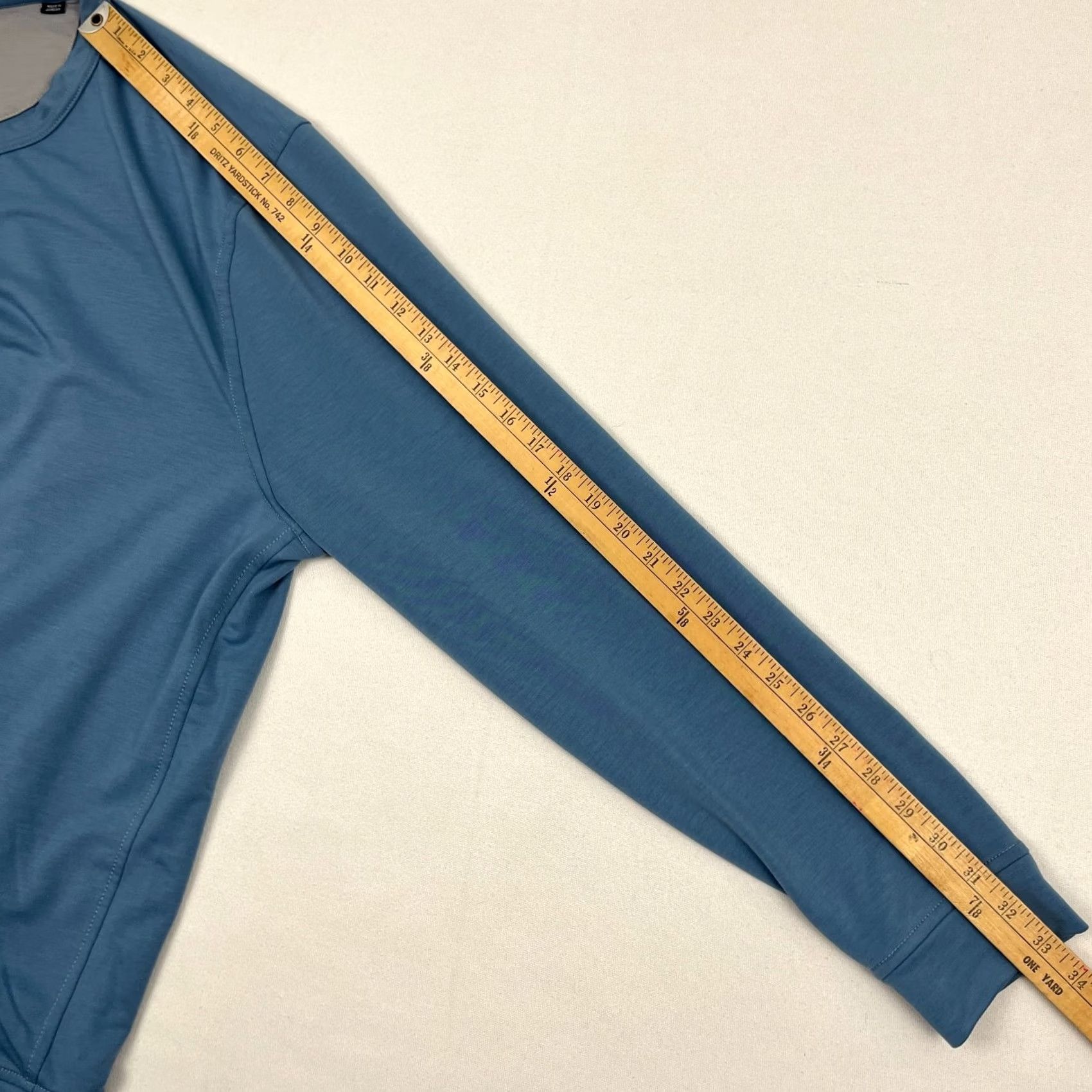 johnnie-O Johnnie O Reilly Pullover Mens XL Mid Blue Performance Stretch Crewneck Casual Sweater Sport Golf Gym Running Fashion Knit Shirt Mens XL Blue Size US XL / EU 56 / 4 - 5 Thumbnail