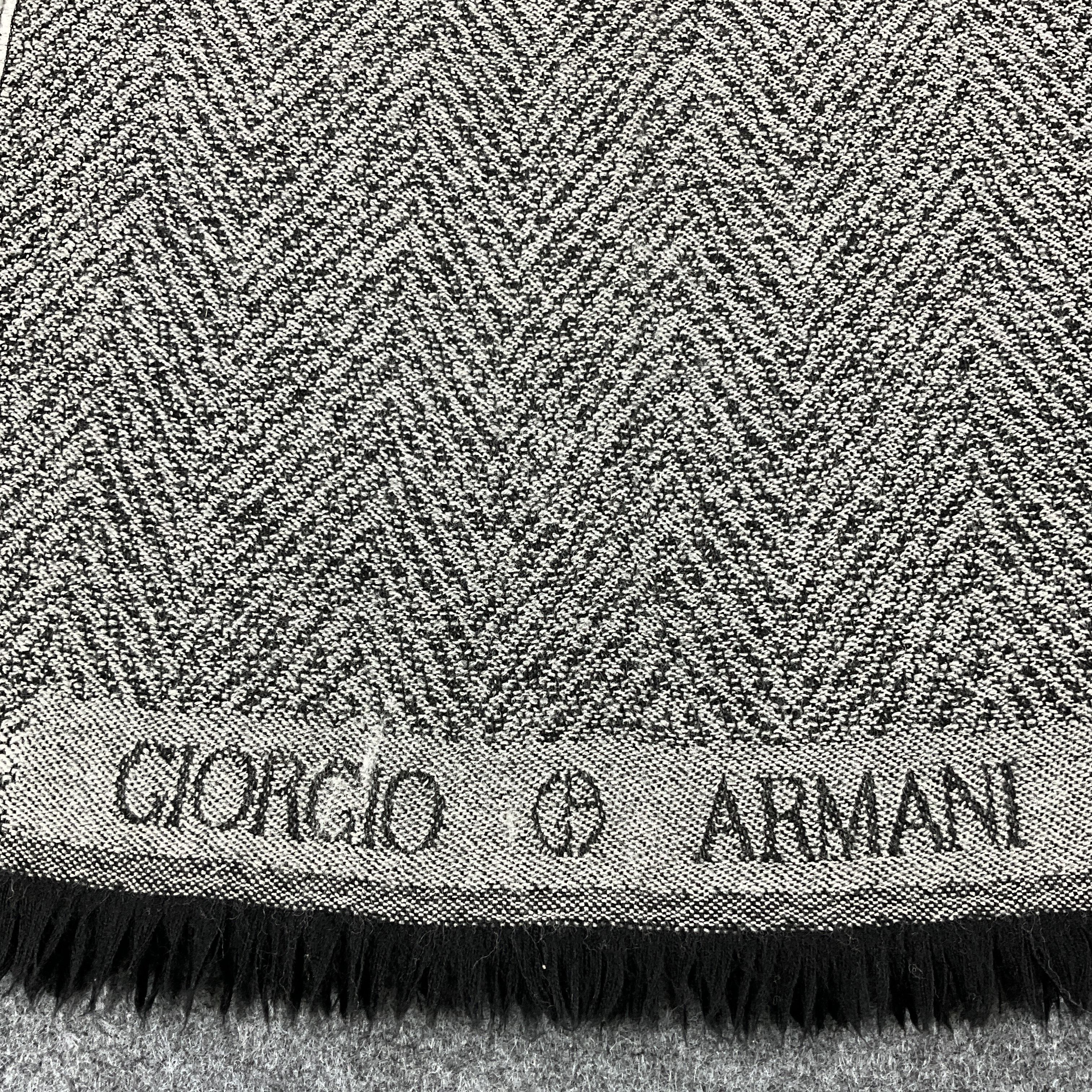 Giorgio Armani Giorgio Armani Scarf / Muffler / Neckwear T1242 Size ONE SIZE - 6 Thumbnail