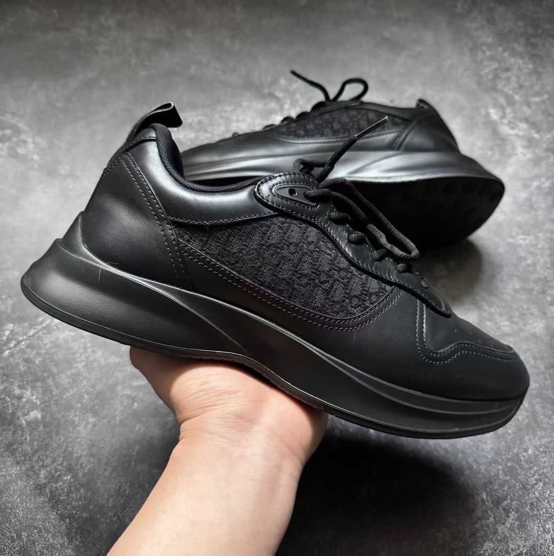Balenciaga Balenciaga Black Lowtop Sneakers 25 Men Size US 10 / EU 43 - 1 Thumbnail