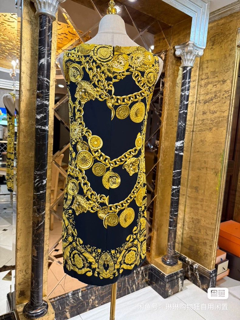 Versace Versace Black gold chain print dress Size M / US 6-8 / IT 42-44 - 6 Thumbnail