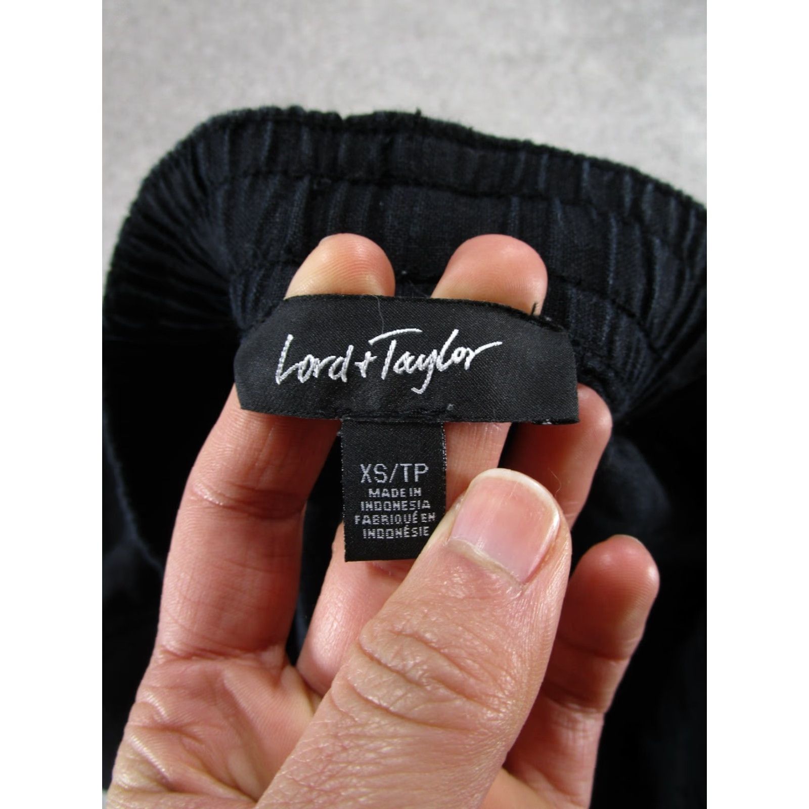 Lord & Taylor VINTAGE LORD & TAYLOR Pants Womens XS Black Solid Drawstring Jogger Tapered Knit Flat Front Size 26" / US 2 / IT 38 - 7 Thumbnail