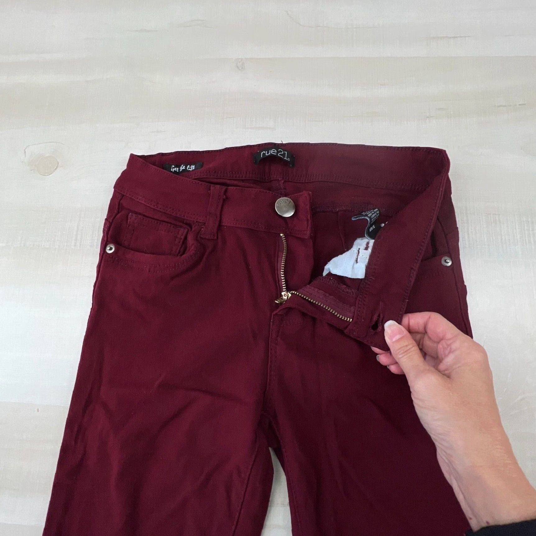 Vintage Womens Rue 21 Skinny Jeans 5 Juniors Burgundy Mid Rise Stretch Size 27" / US 4 / IT 40 - 3 Thumbnail