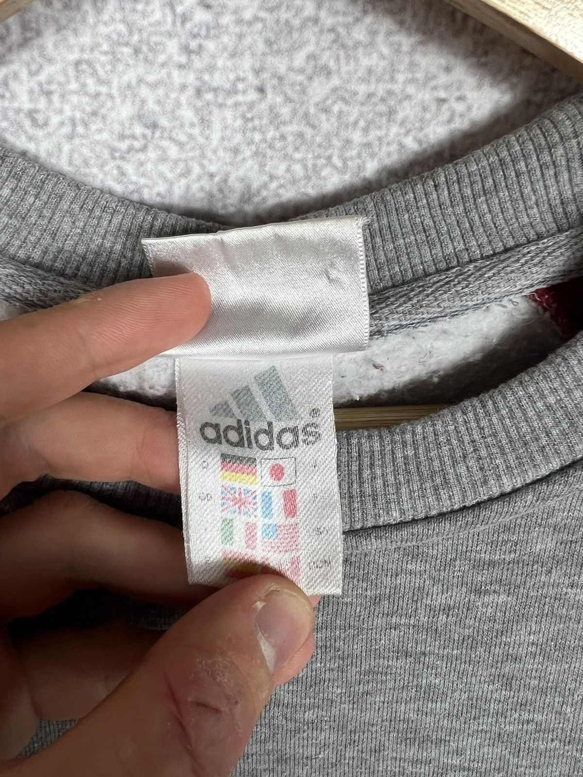Adidas Vintage Adidas Center Logo Oversized Sweatshirt Size US S / EU 44-46 / 1 - 4 Thumbnail