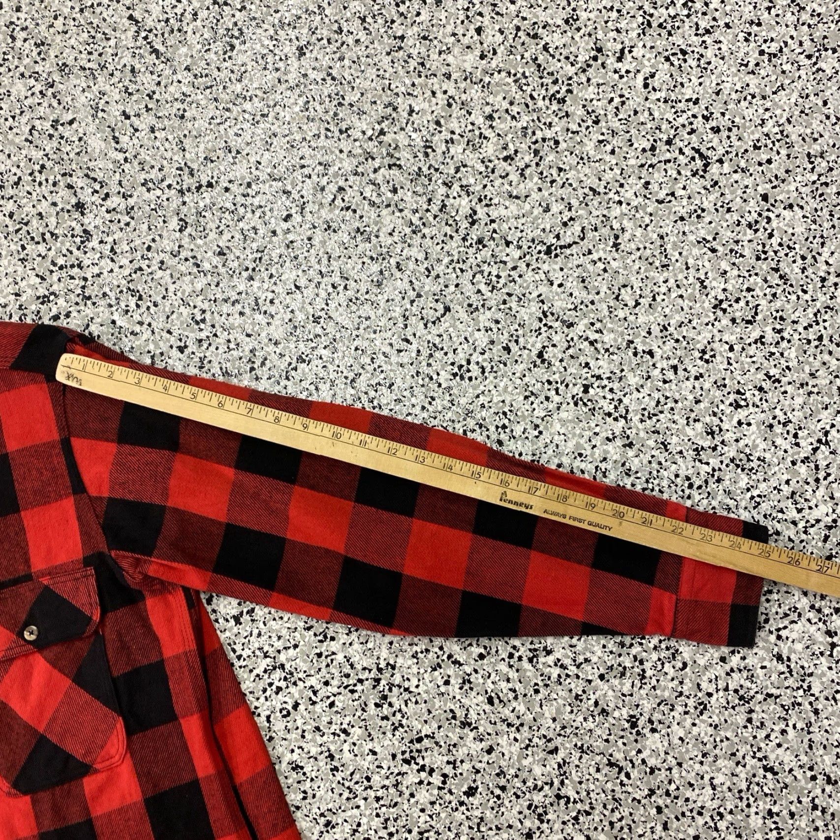 Carhartt VINTAGE Carhartt Flannel Shirt Mens Large Red Plaid Made USA Rugged Work Shirt Size US L / EU 52-54 / 3 - 4 Thumbnail