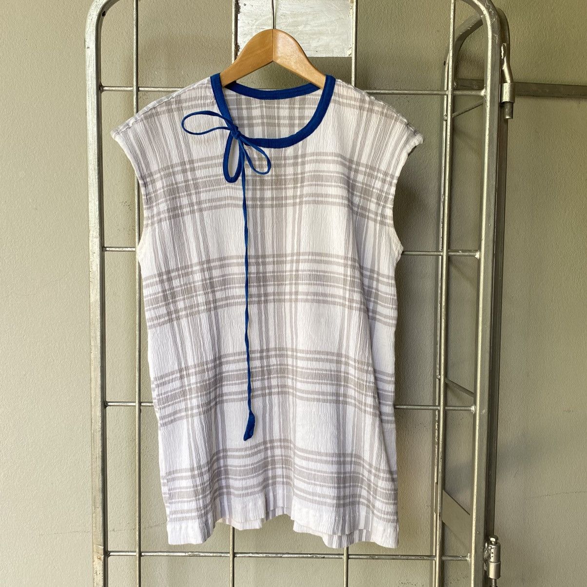 Tsumori Chisato Tsumori Chisato Blue Trim Bow Tie Sleeveless Blouse Size M / US 6-8 / IT 42-44 - 24 Thumbnail
