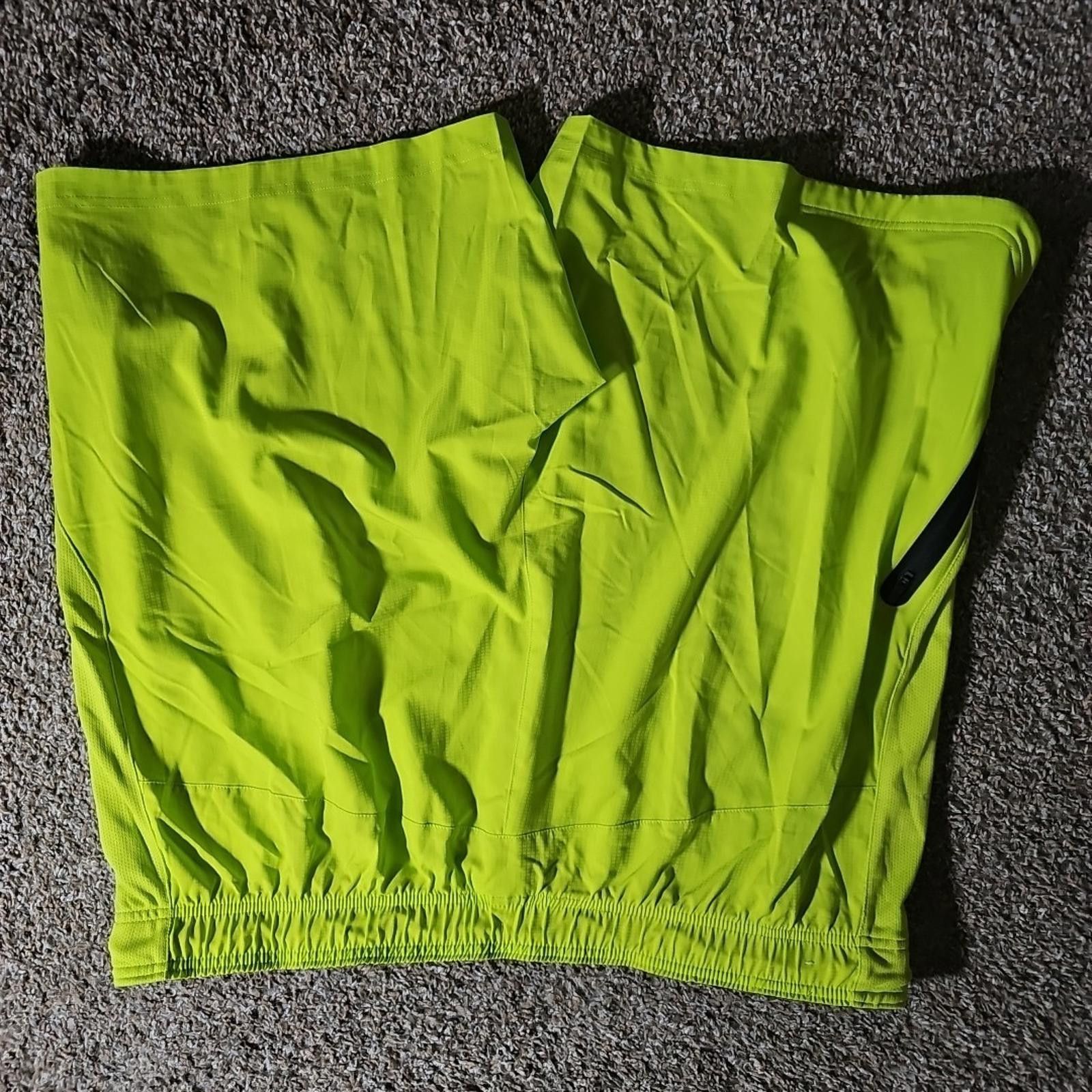 Reebok Reebok 3XL Neon Green Shorts Size US 44 / EU 60 - 6 Thumbnail