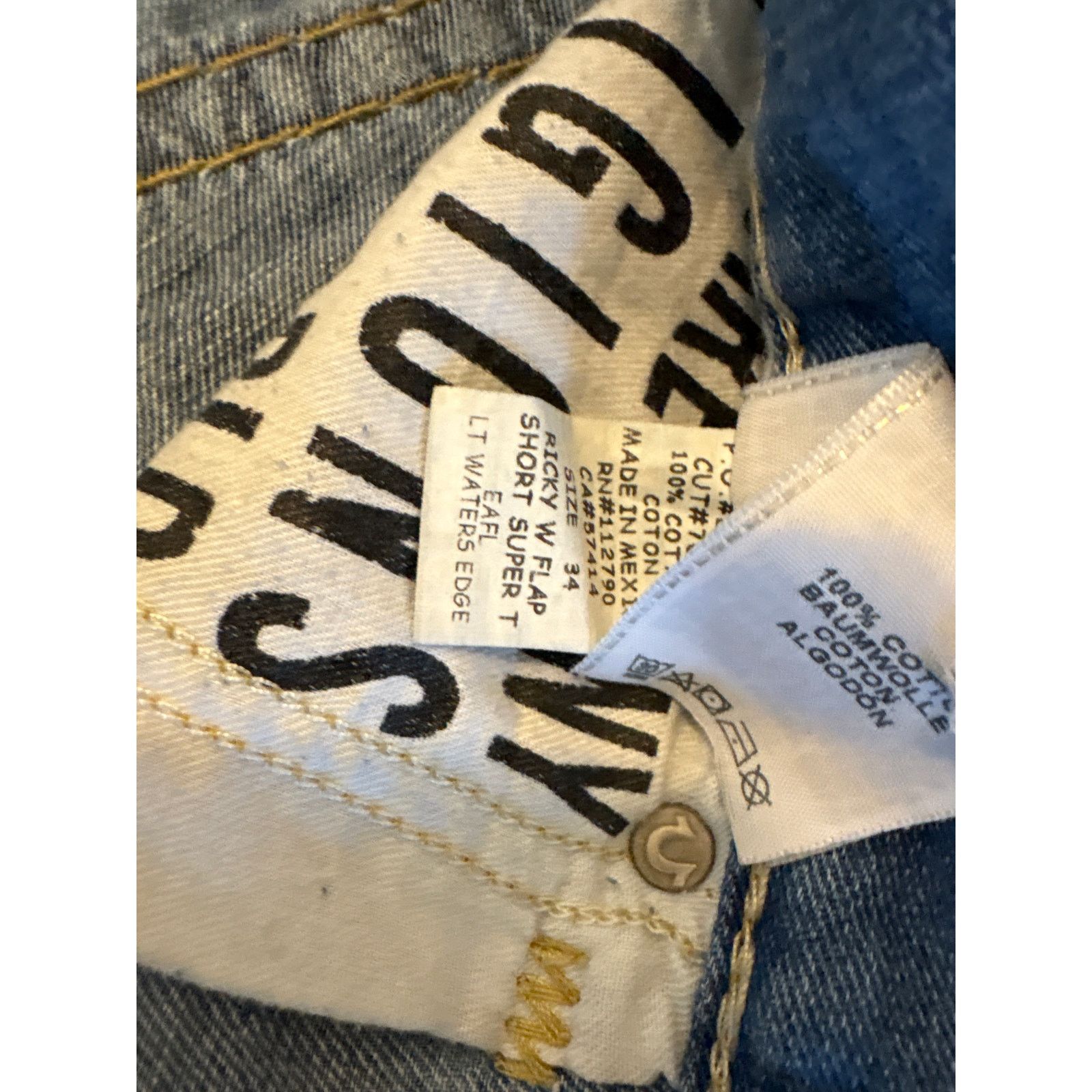 True Religion True religion, Ricky relaxed straight Jean distressed jorts Size US 34 / EU 50 - 4 Thumbnail