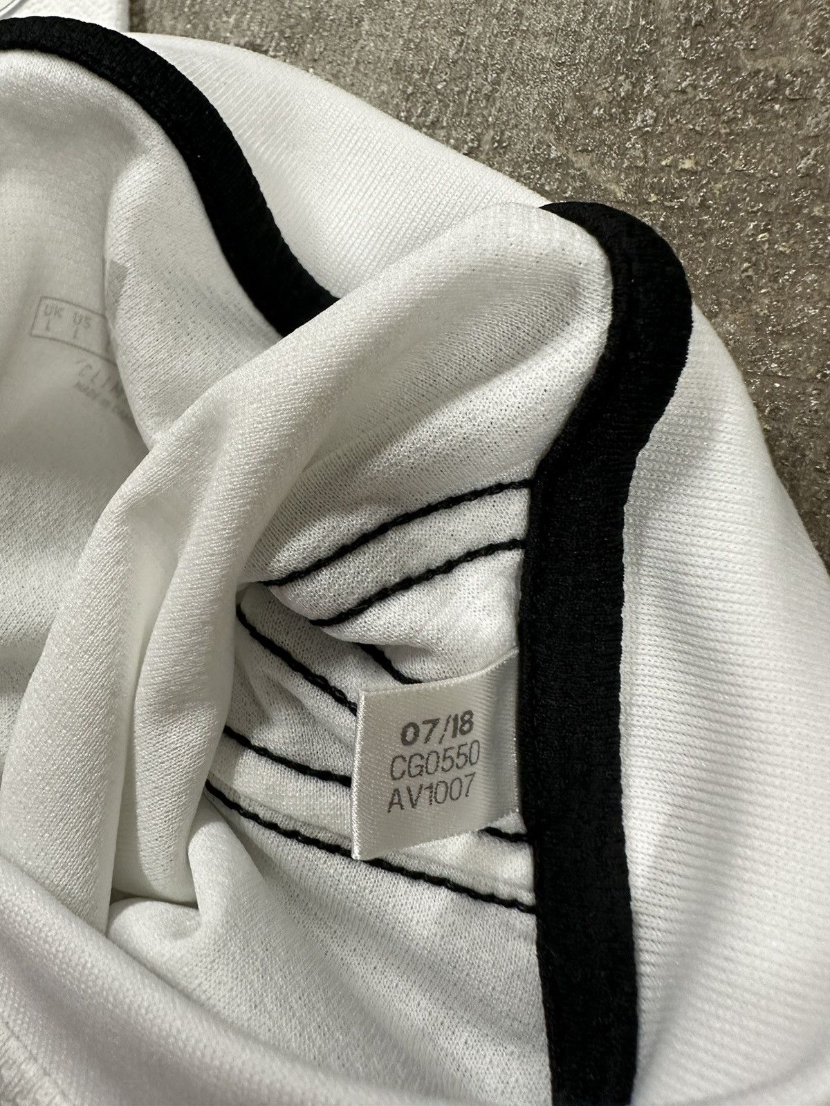Adidas Adidas 18/19 Real Madrid FC Home Soccer Jersey Kit Size US L / EU 52-54 / 3 - 10 Thumbnail