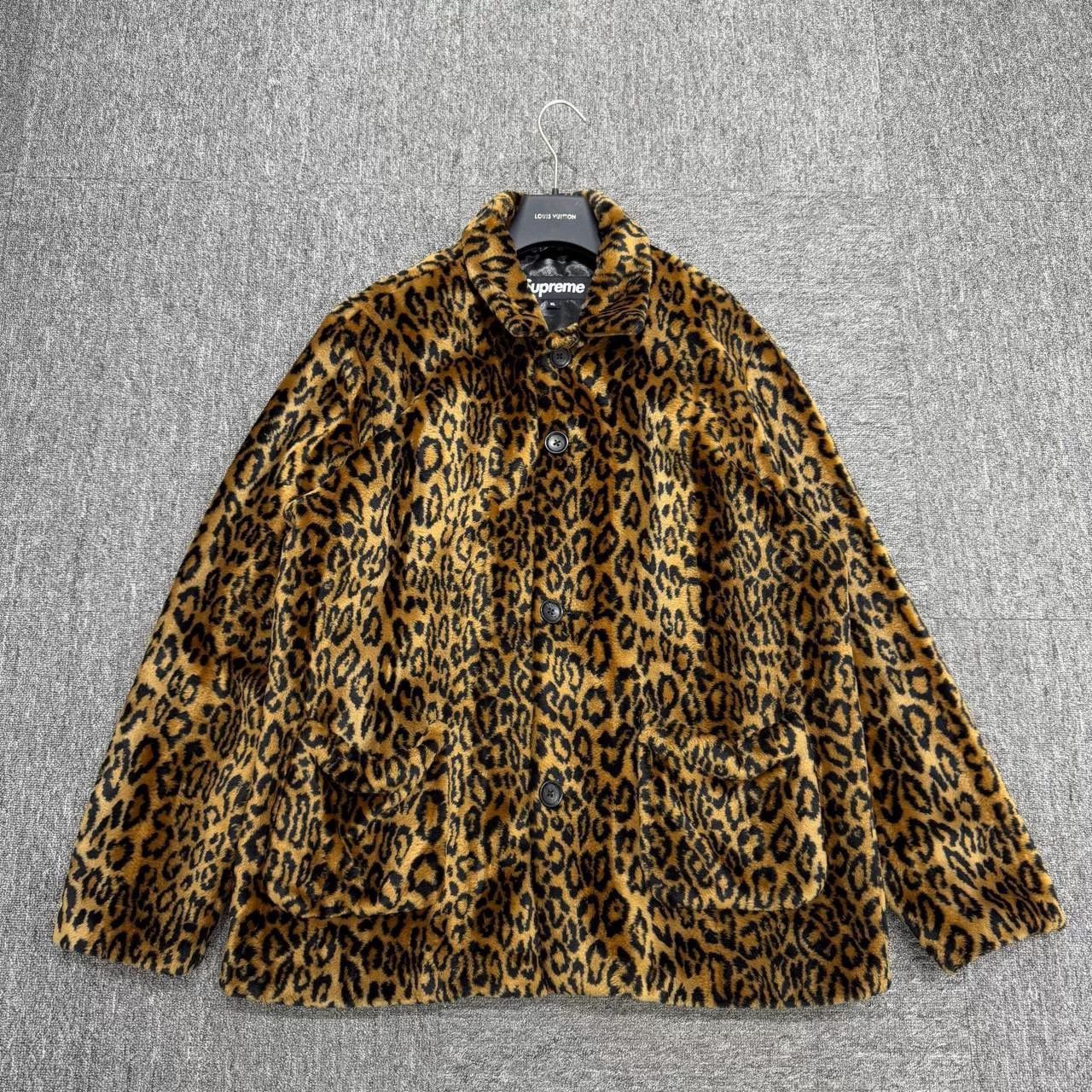 Supreme supreme leopard print fur coat Size XL / US 12-14 / IT 48-50 - 1 Thumbnail