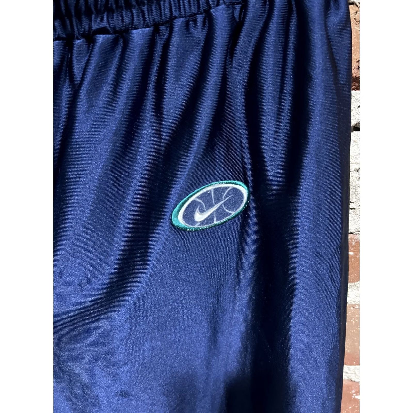 Nike VINTAGE Nike Basketball Shorts Blue White L Mens Size US 33 - 2 Thumbnail