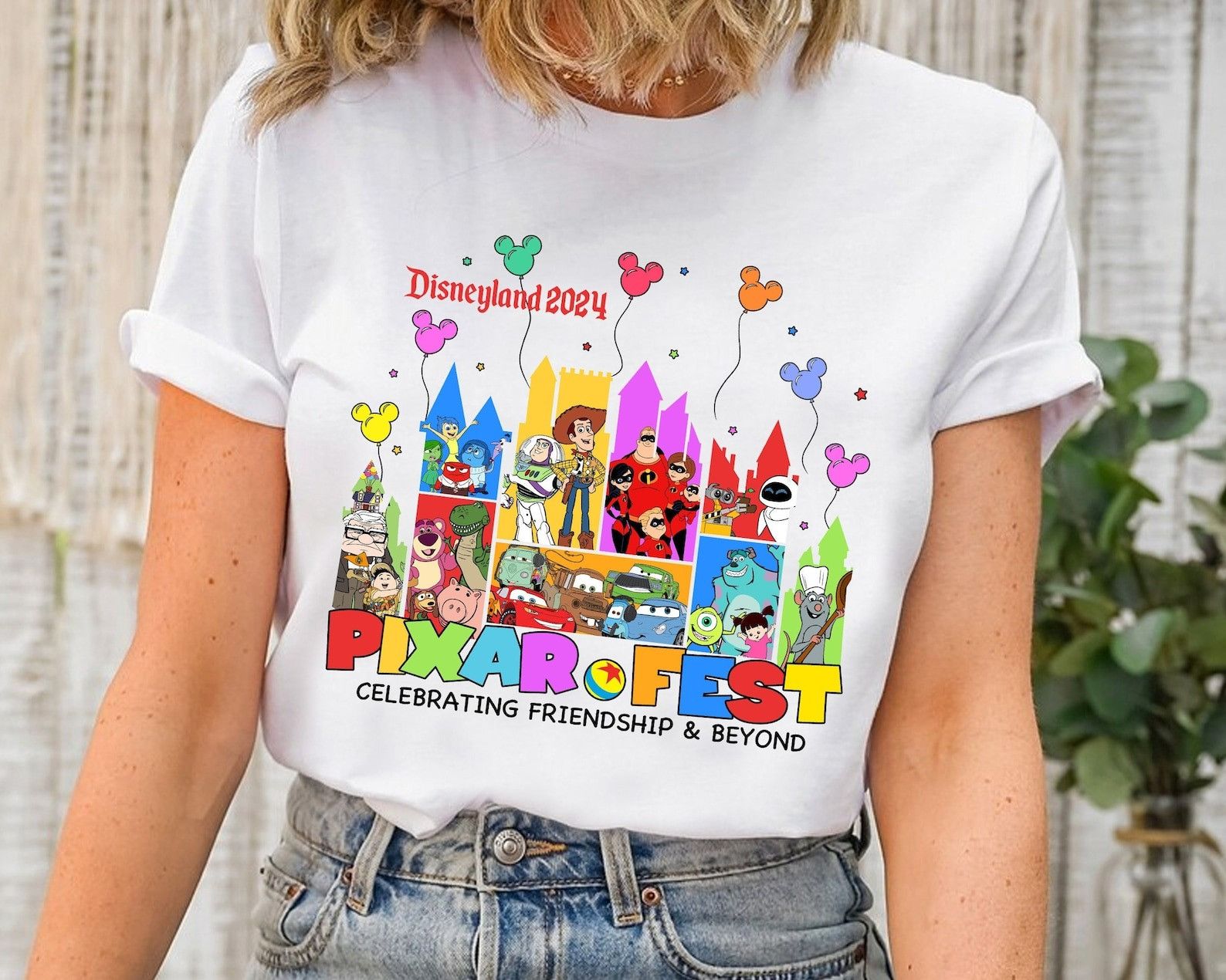 Designer × The Unbranded Brand Pixar Fest T-shirt, Celebrating Friendship Tee Size XL / US 12-14 / IT 48-50 - 1 Thumbnail
