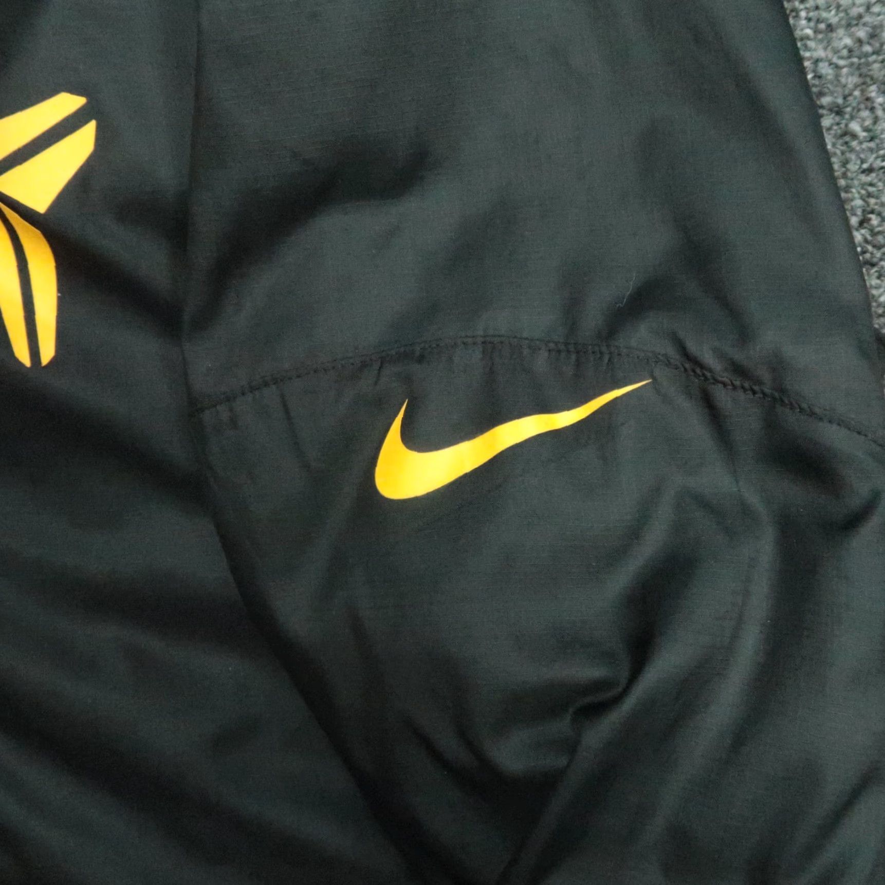 Nike Nike Jacket Men Small Black Kobe Hyperply Mamba Full Zip Hooded Windbreaker Regular Fit Casual Zip Pockets 2-way Size US S / EU 44-46 / 1 - 5 Thumbnail